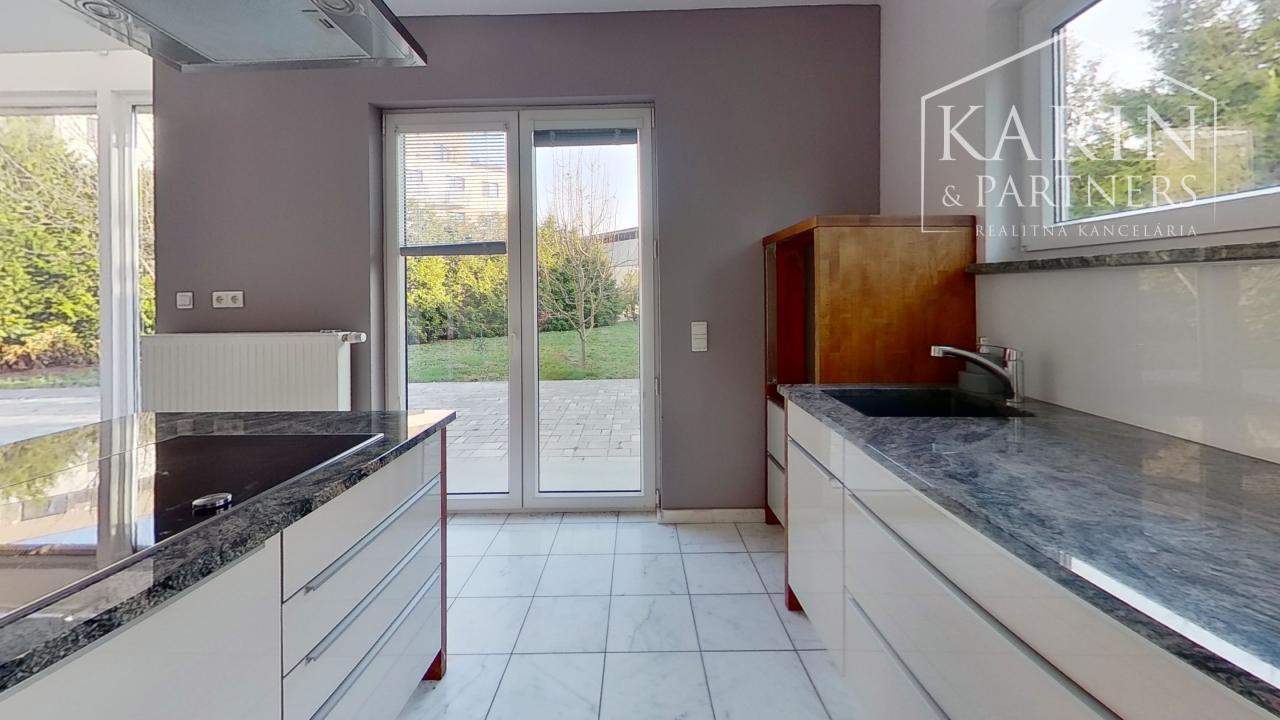 Slnečný RD Nová Dedinka - na predaj.