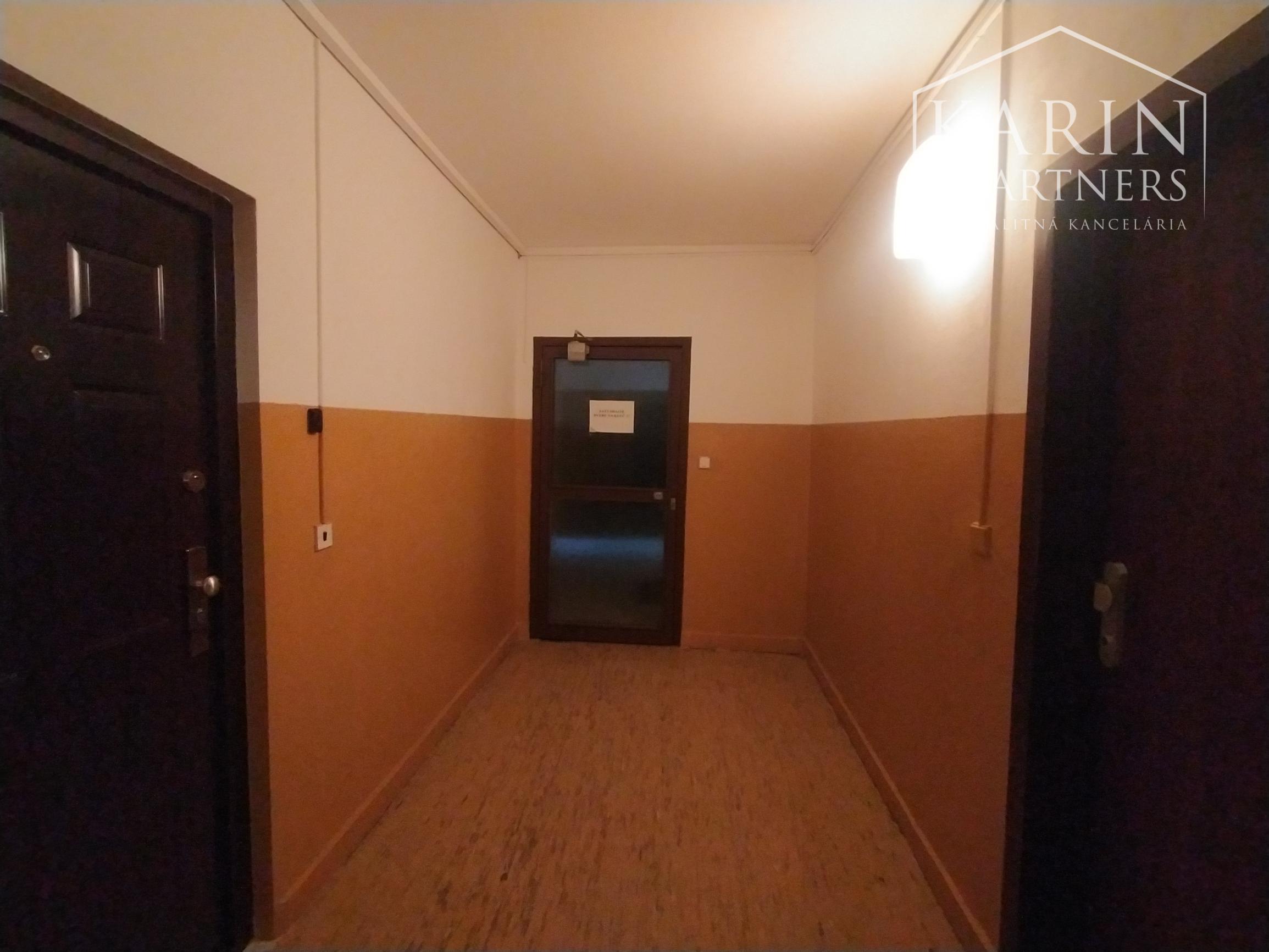 Predaj garsónka! 33,54 m2 s loggiou, ul. Jána Jonáša, Devínska Nová Ves, BA IV.