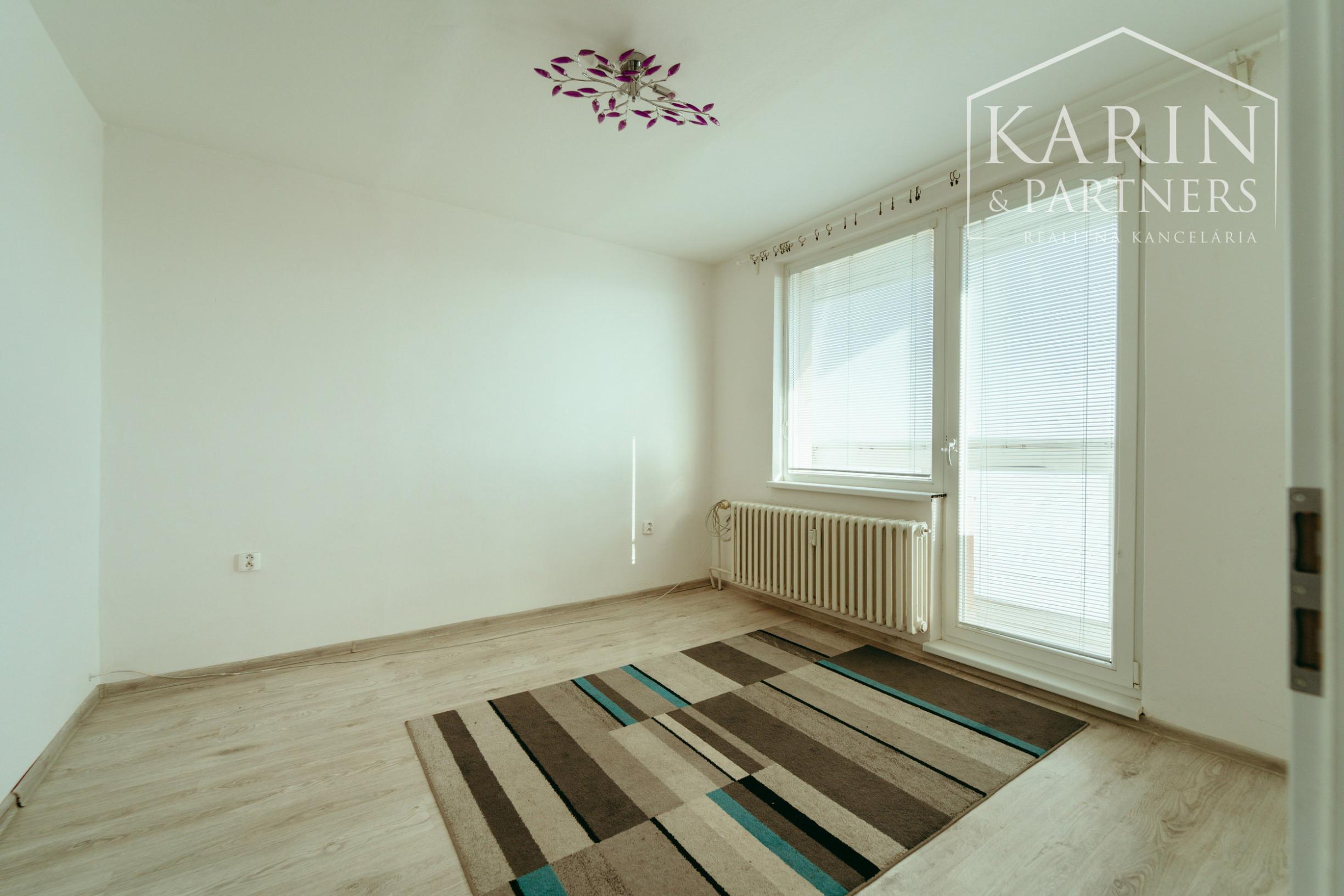 3i byt s dvoma balkónmi v blízkosti centra mesta Senica