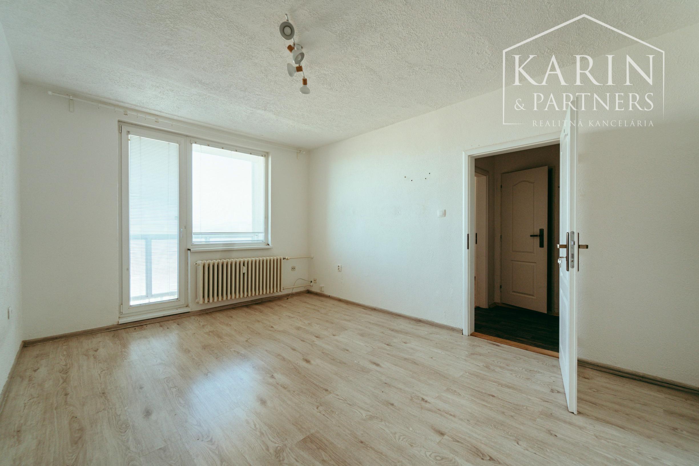 3i byt s dvoma balkónmi v blízkosti centra mesta Senica