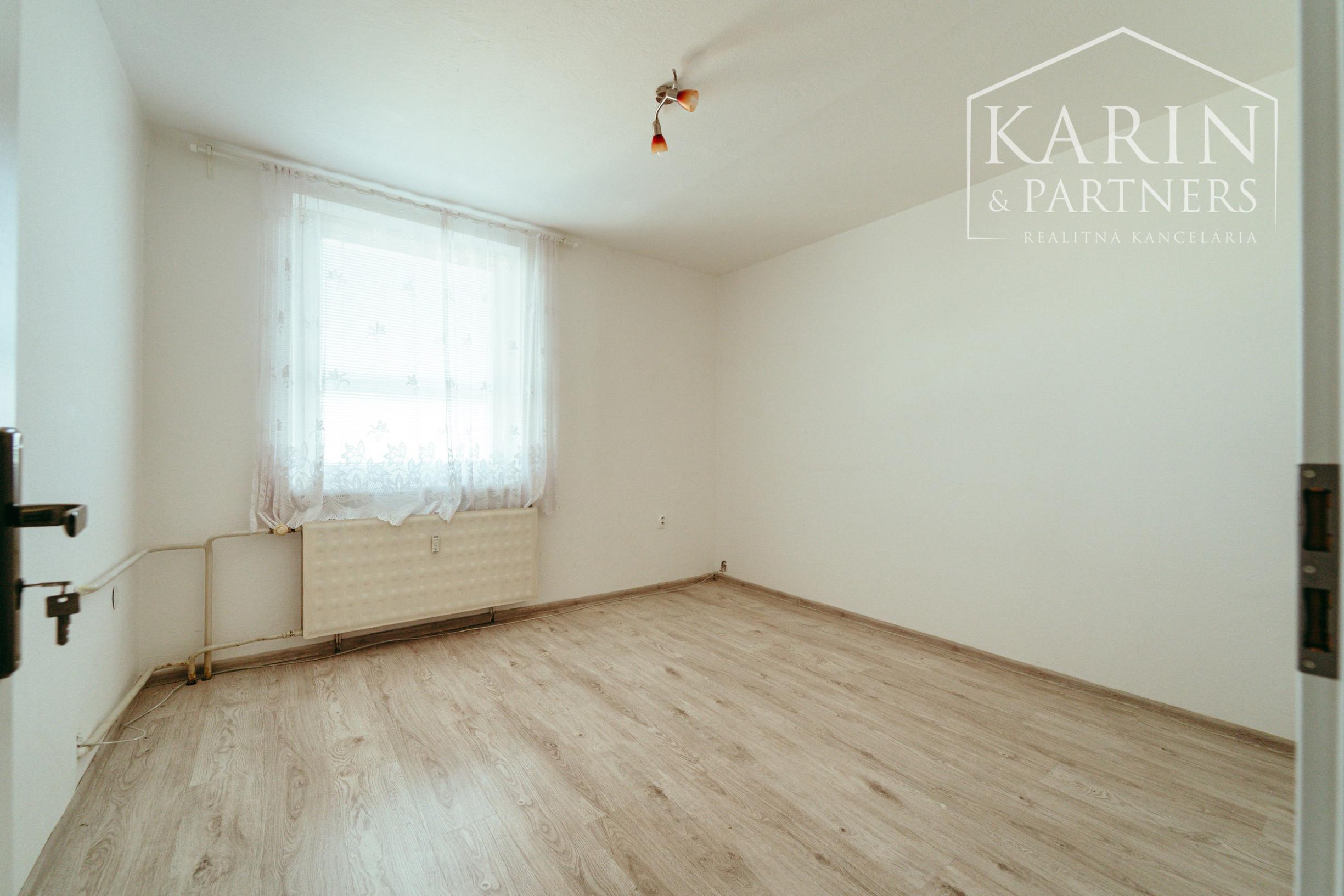 3i byt s dvoma balkónmi v blízkosti centra mesta Senica