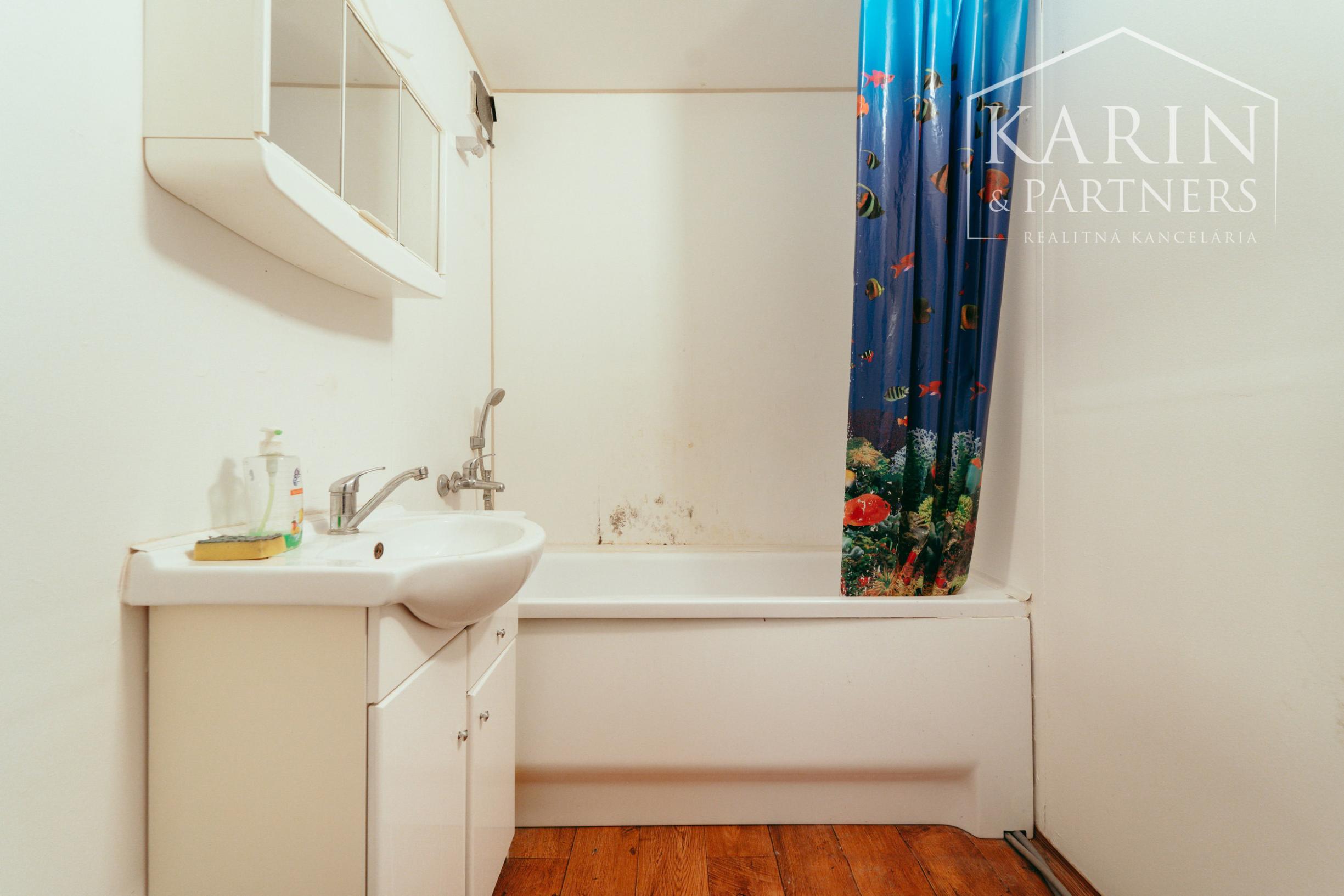 3i byt s dvoma balkónmi v blízkosti centra mesta Senica