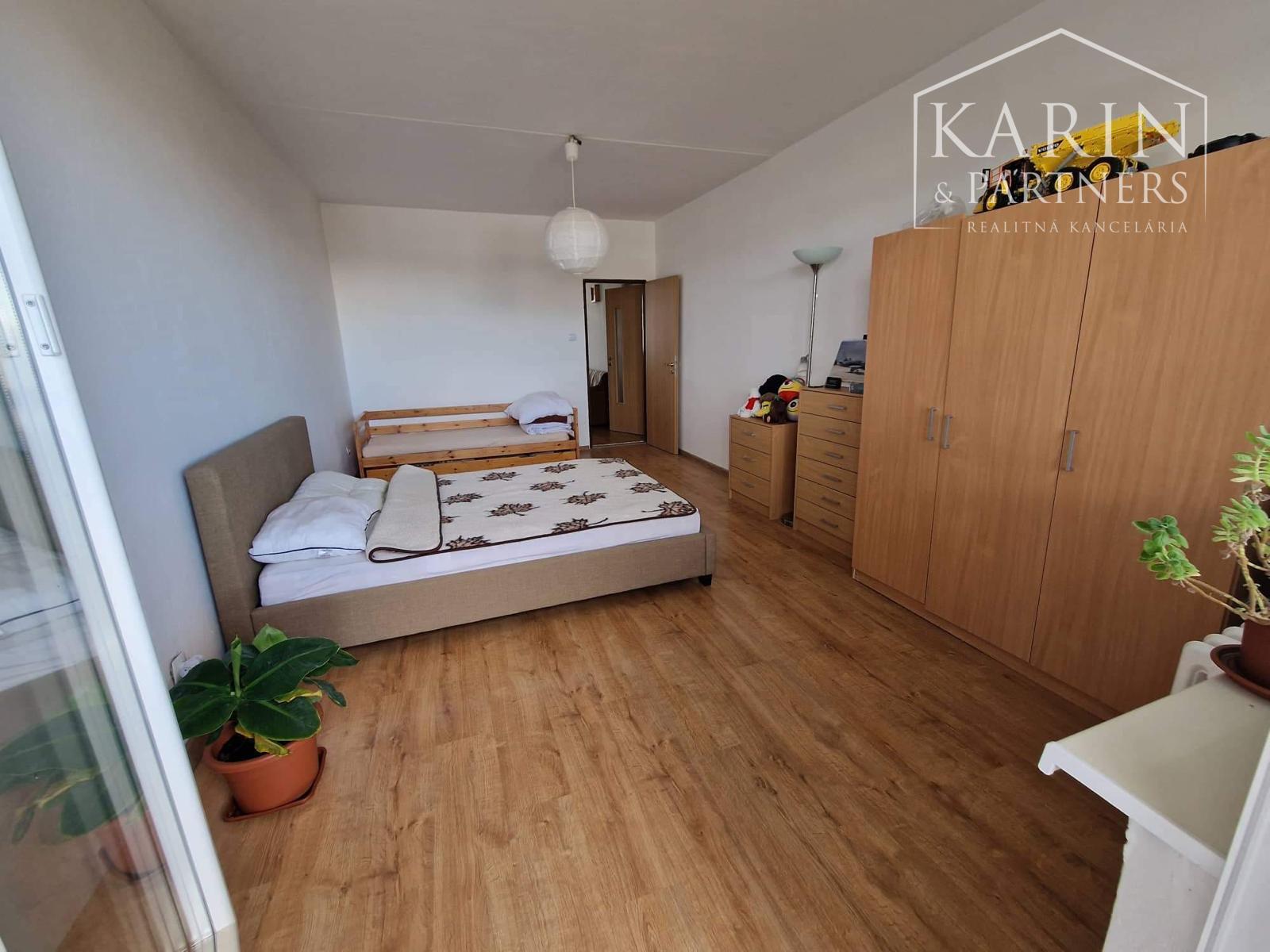 Priestranný 2-izbový Byt s Balkónom – Ul. Imatra, Zvolen (64 m²)