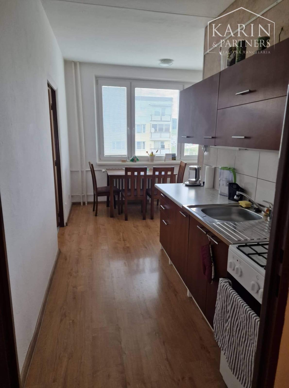 Priestranný 2-izbový Byt s Balkónom – Ul. Imatra, Zvolen (64 m²)