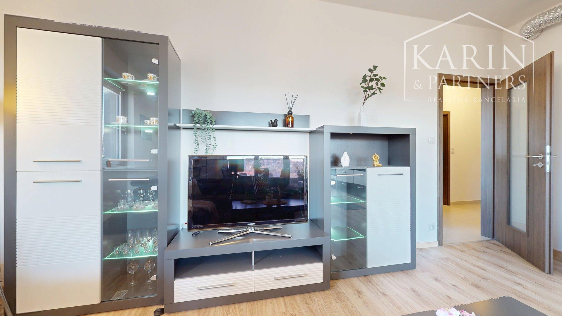 KOMPLETNE VKUSNE A KVALITNE ZARIADENÝ 2I BYT S LODŽIOU A GARÁŽOVÝM STOJISKOM