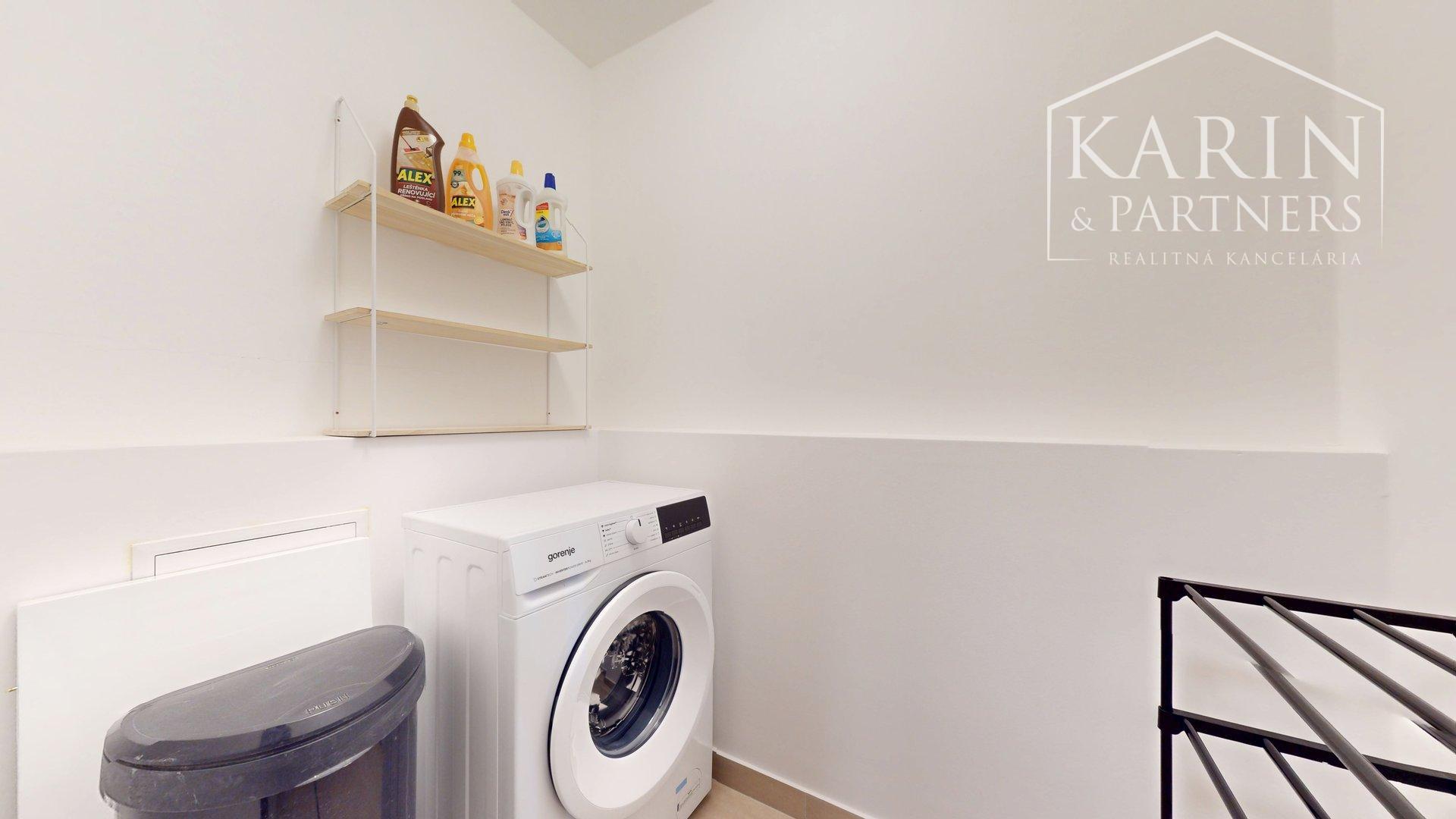 KOMPLETNE VKUSNE A KVALITNE ZARIADENÝ 2I BYT S LODŽIOU A GARÁŽOVÝM STOJISKOM