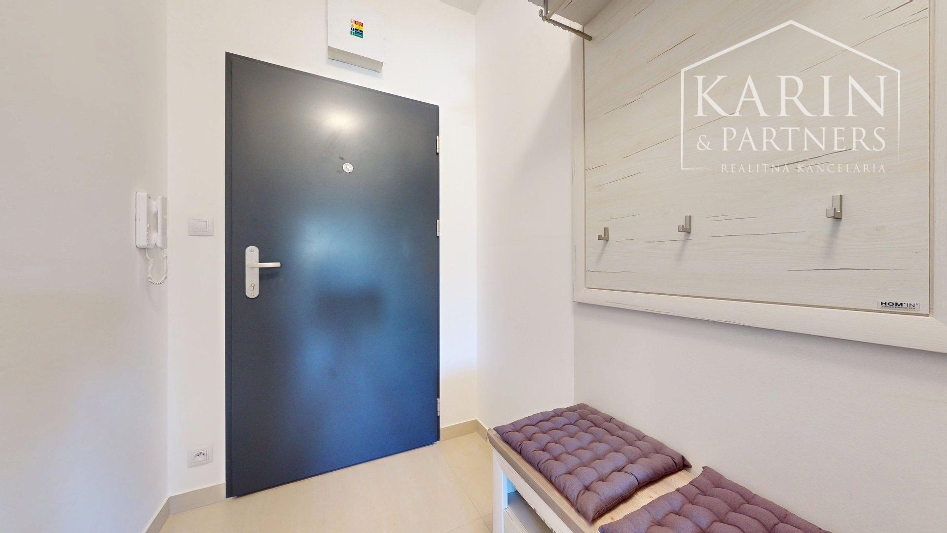 KOMPLETNE VKUSNE A KVALITNE ZARIADENÝ 2I BYT S LODŽIOU A GARÁŽOVÝM STOJISKOM