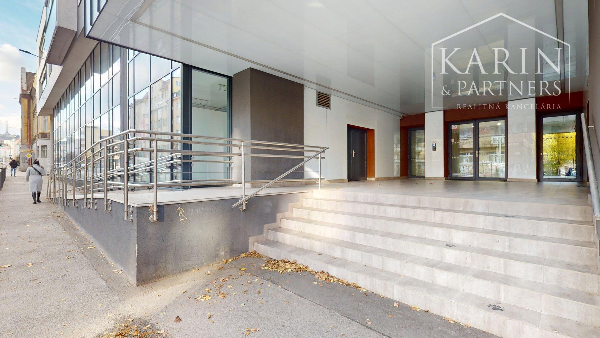 KOMPLETNE VKUSNE A KVALITNE ZARIADENÝ 2I BYT S LODŽIOU A GARÁŽOVÝM STOJISKOM