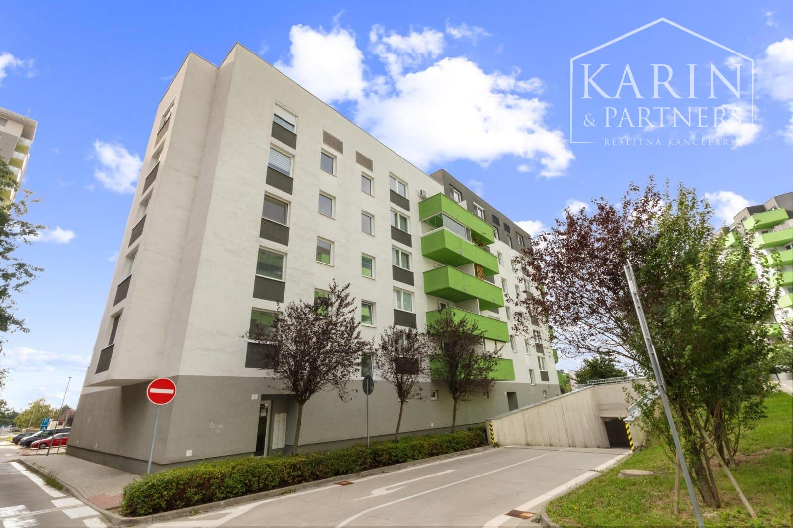 1-IZBOVÝ BYT S PRIESTRANNÝM BALKÓNOM | KLIMATIZACIA | PARKING | RAČA - RUSTAVELIHO