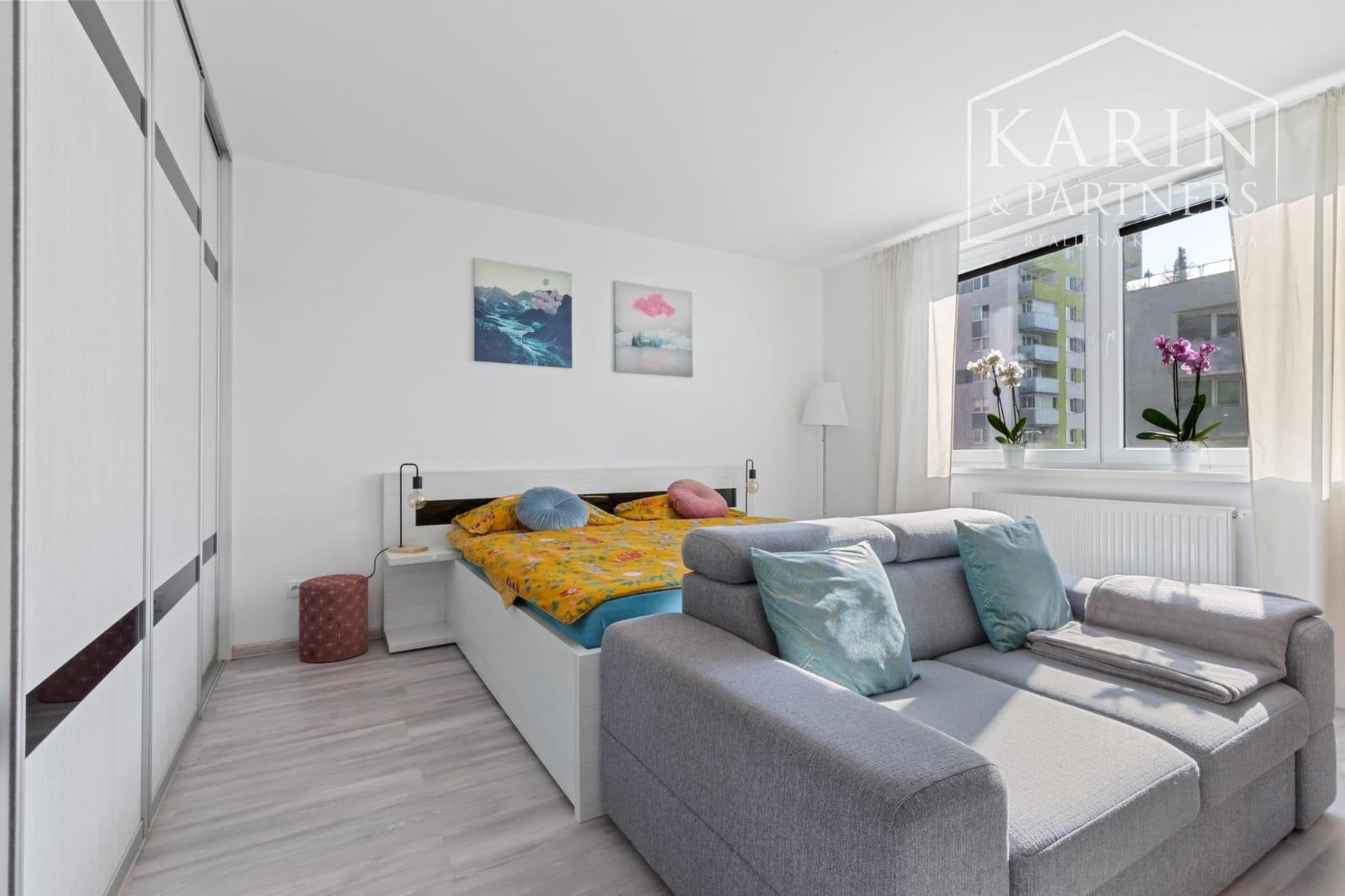 1-IZBOVÝ BYT S PRIESTRANNÝM BALKÓNOM | KLIMATIZACIA | PARKING | RAČA - RUSTAVELIHO