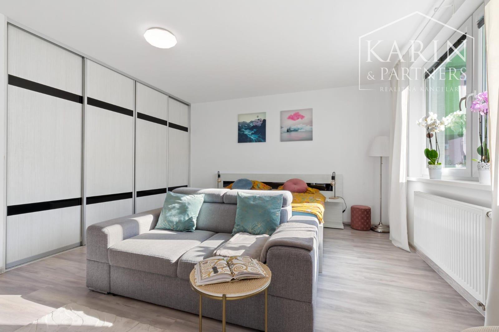 1-IZBOVÝ BYT S PRIESTRANNÝM BALKÓNOM | KLIMATIZACIA | PARKING | RAČA - RUSTAVELIHO