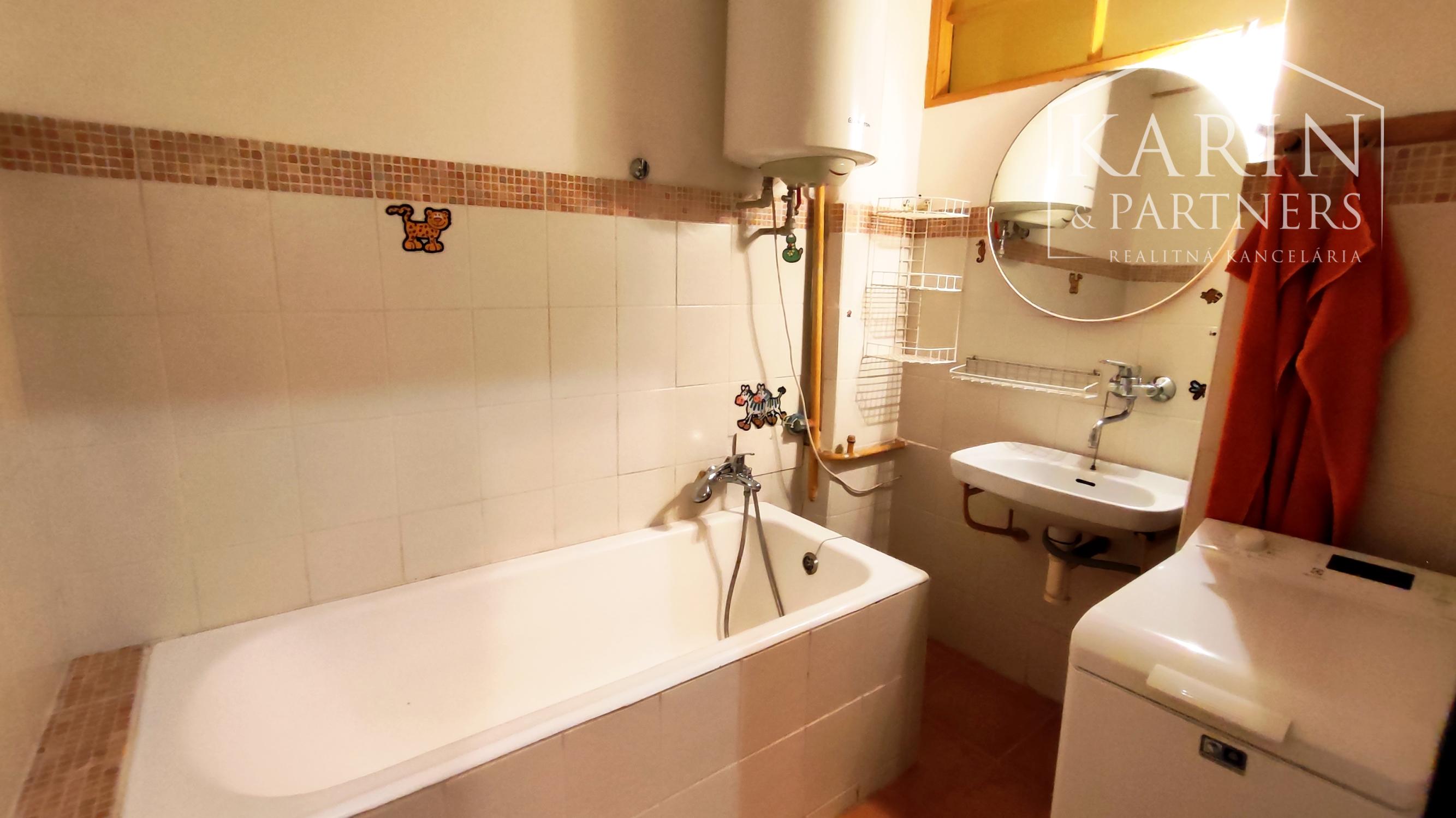 NA PRENÁJOM: 2 izbový byt, s výmerou 59m2 + terasa, NZ