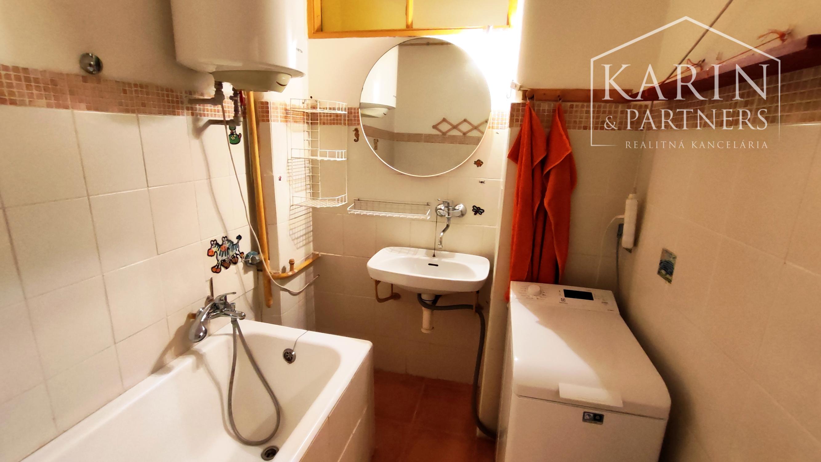 NA PRENÁJOM: 2 izbový byt, s výmerou 59m2 + terasa, NZ