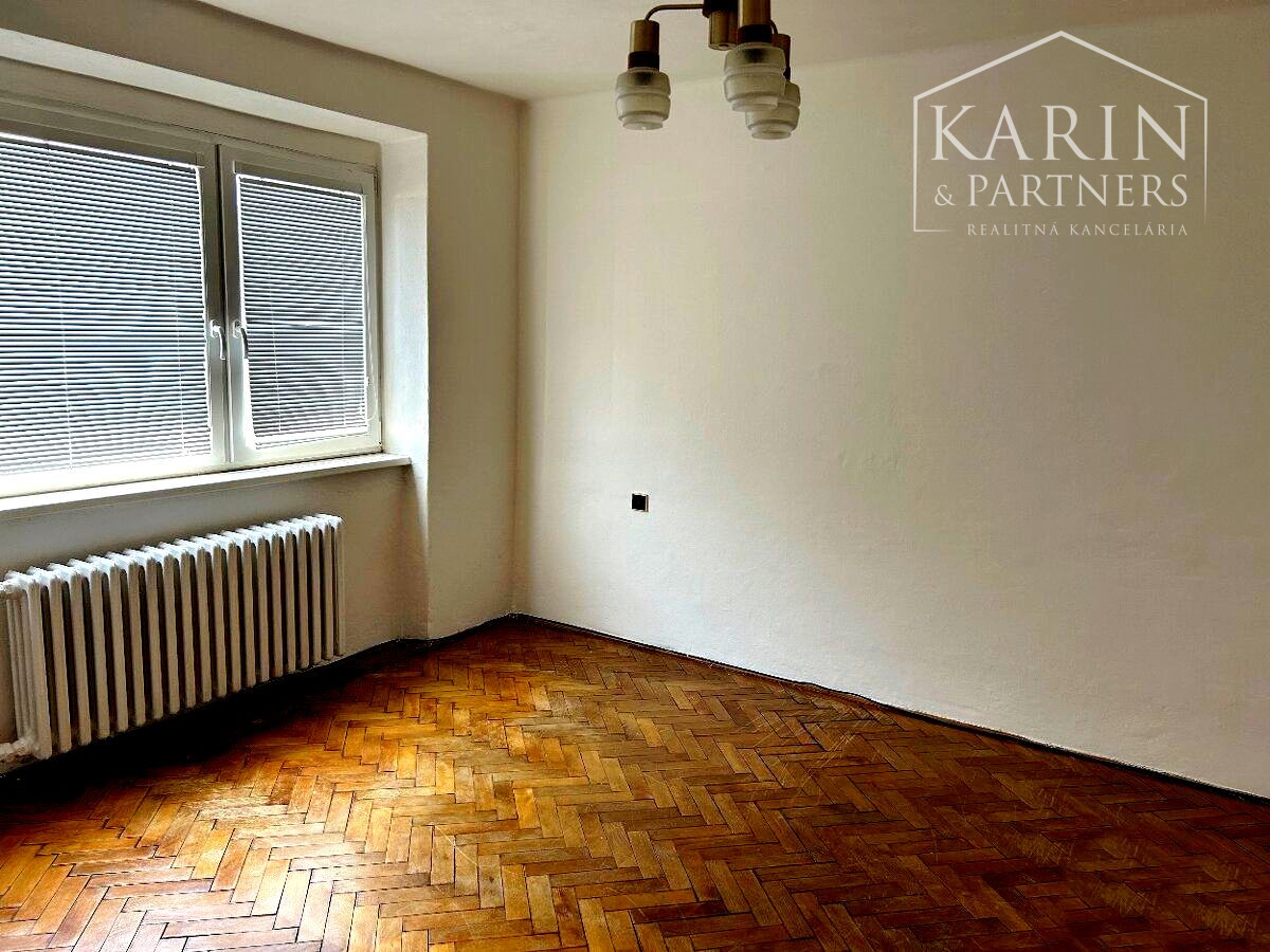 Na Prenájom: 2izbový byt v centre mesta Nové Zámky