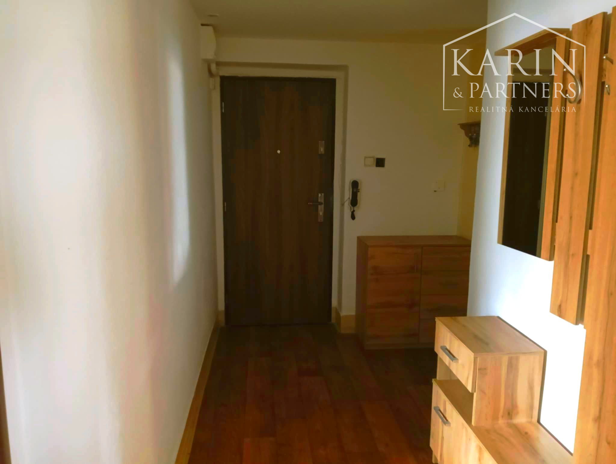 Na Prenájom: 2izbový byt v centre mesta Nové Zámky