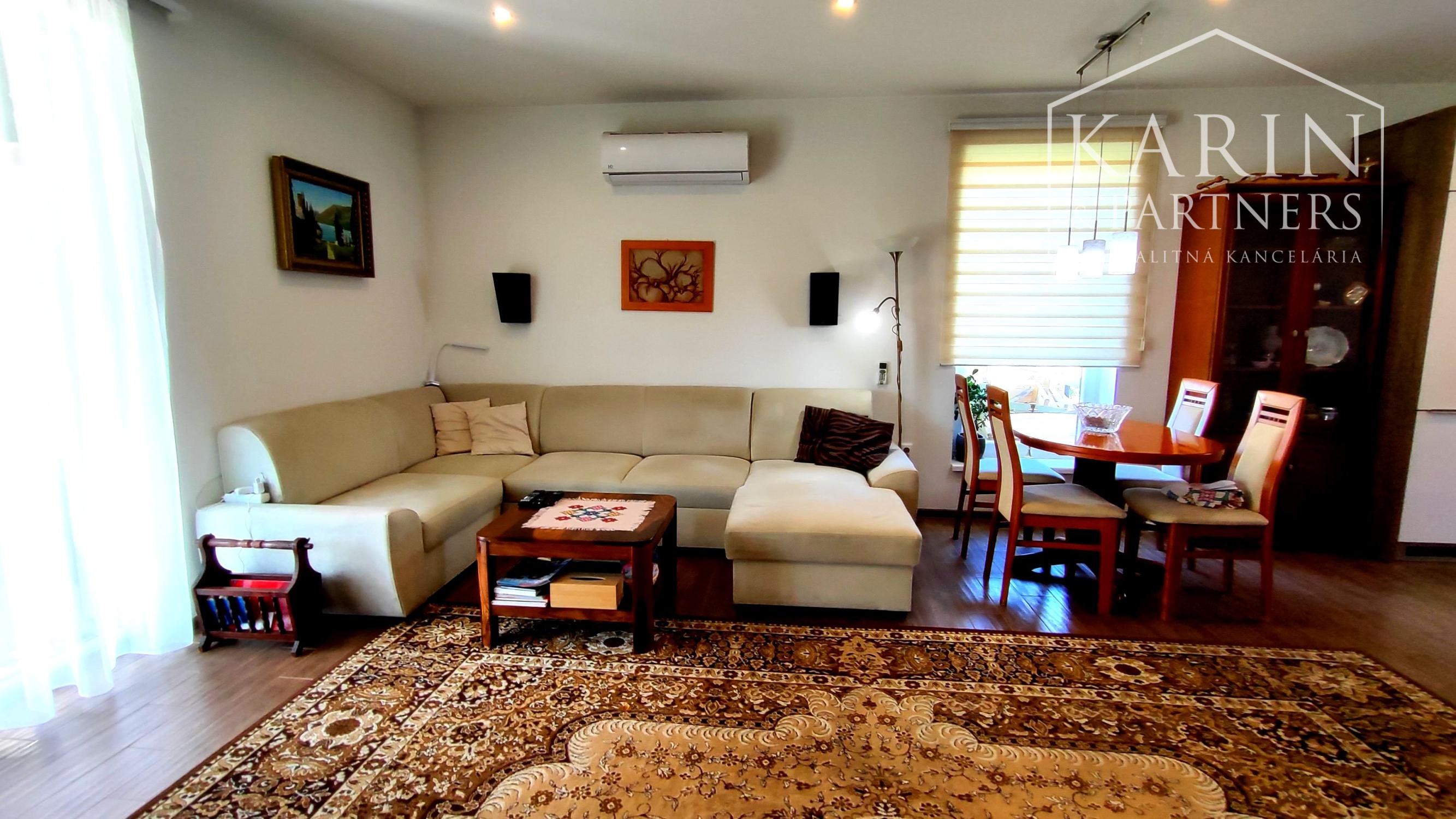 Na predaj novostavba rodinného domu s krásnym udržiavaným pozemkom, v súkromnou areáli, Dvory nad Žitavou