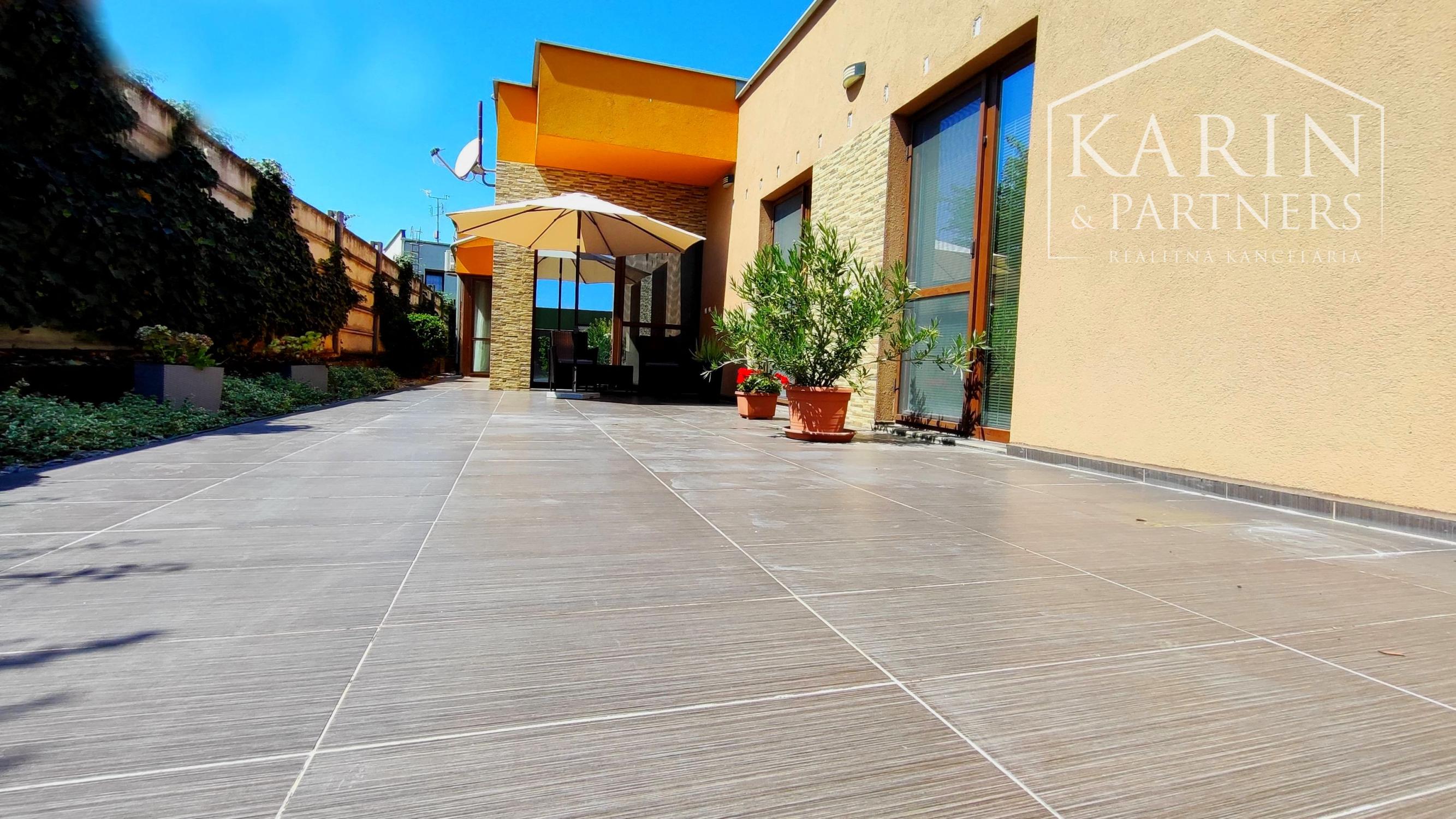 NA PREDAJ: Rodinný dom 5i, dvojgaráž, novostavba, Nové Zámky