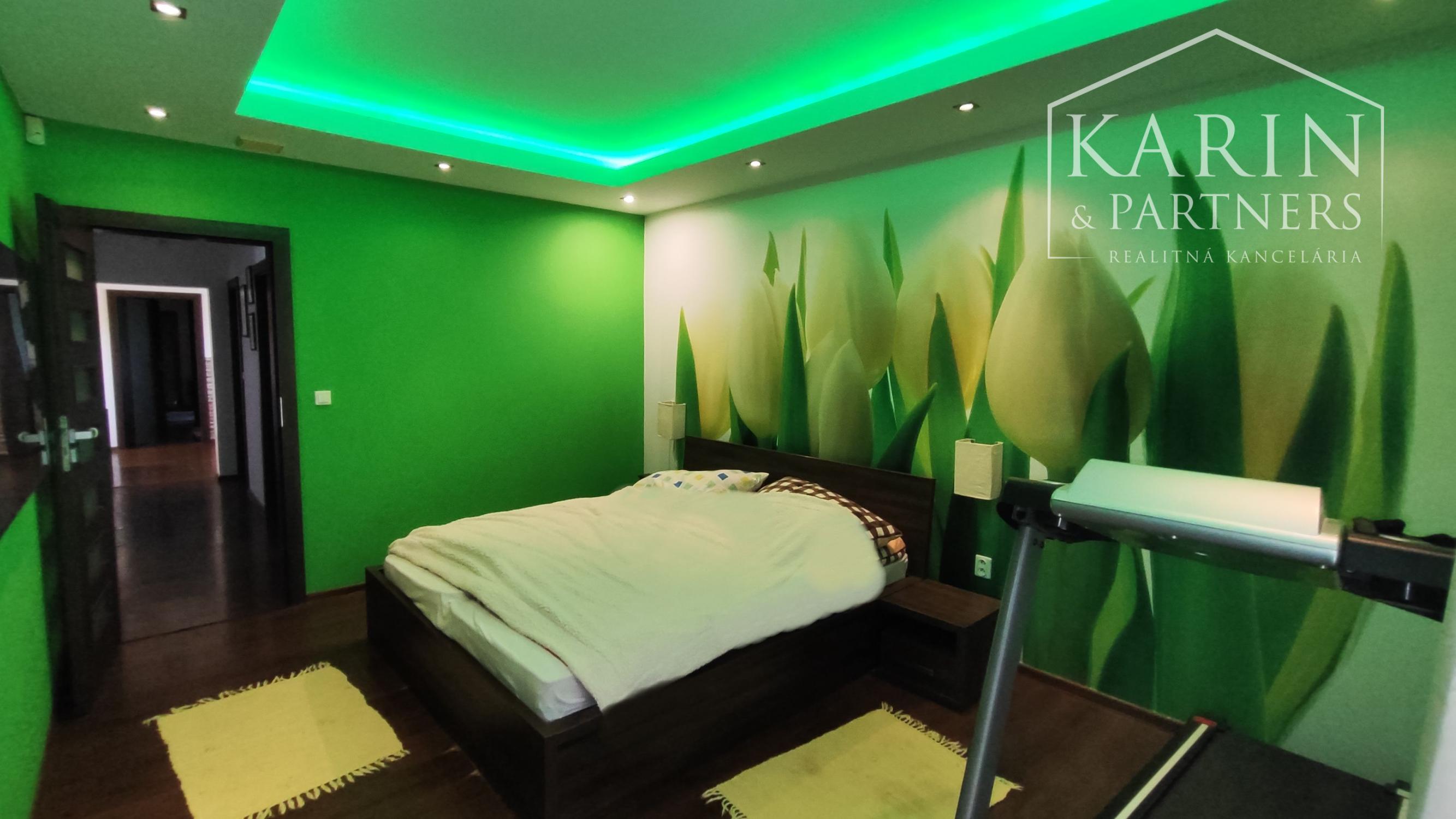 NA PREDAJ: Rodinný dom 5i, dvojgaráž, novostavba, Nové Zámky