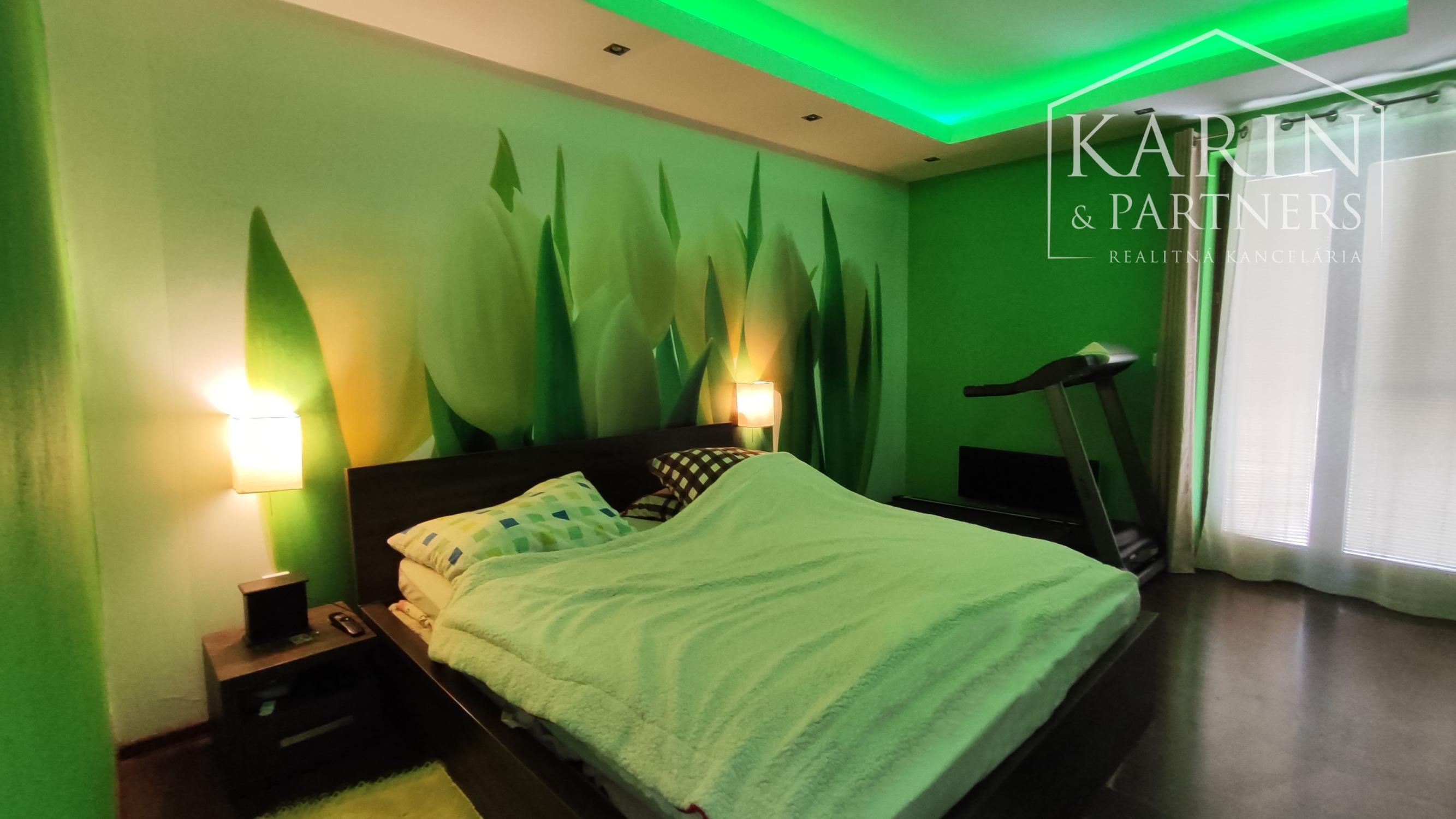 NA PREDAJ: Rodinný dom 5i, dvojgaráž, novostavba, Nové Zámky