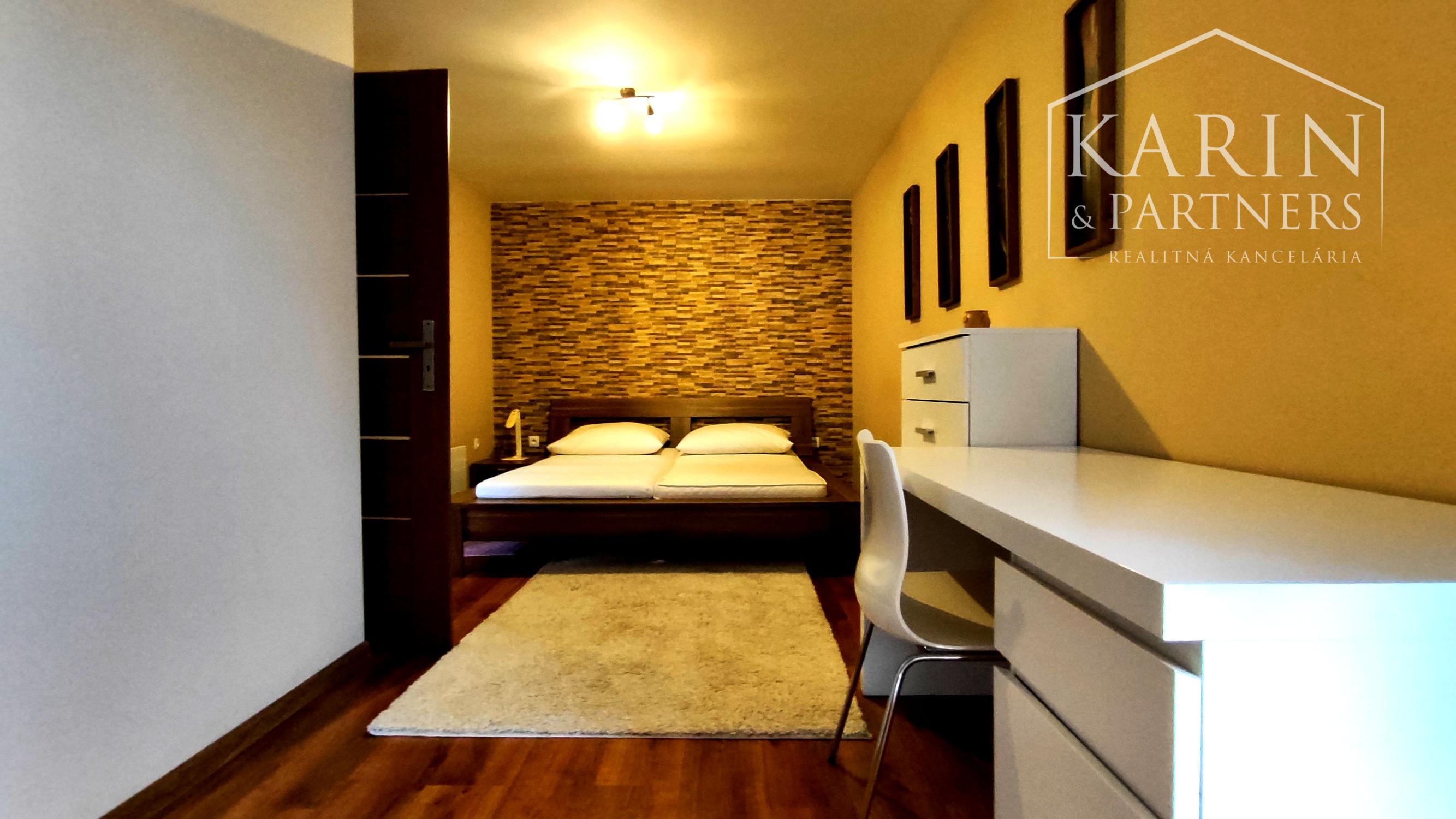 NA PREDAJ: Rodinný dom 5i, dvojgaráž, novostavba, Nové Zámky