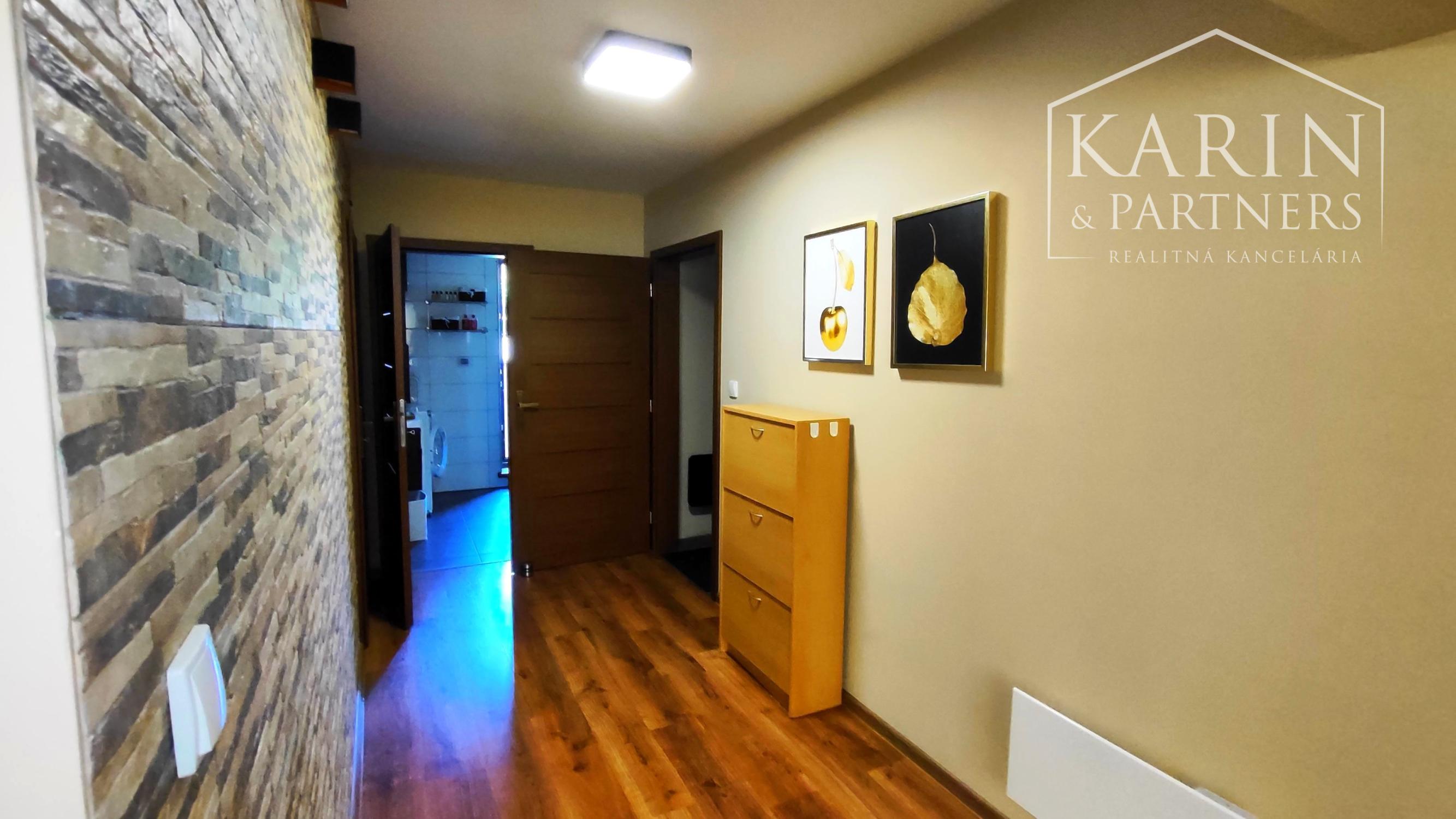 NA PREDAJ: Rodinný dom 5i, dvojgaráž, novostavba, Nové Zámky