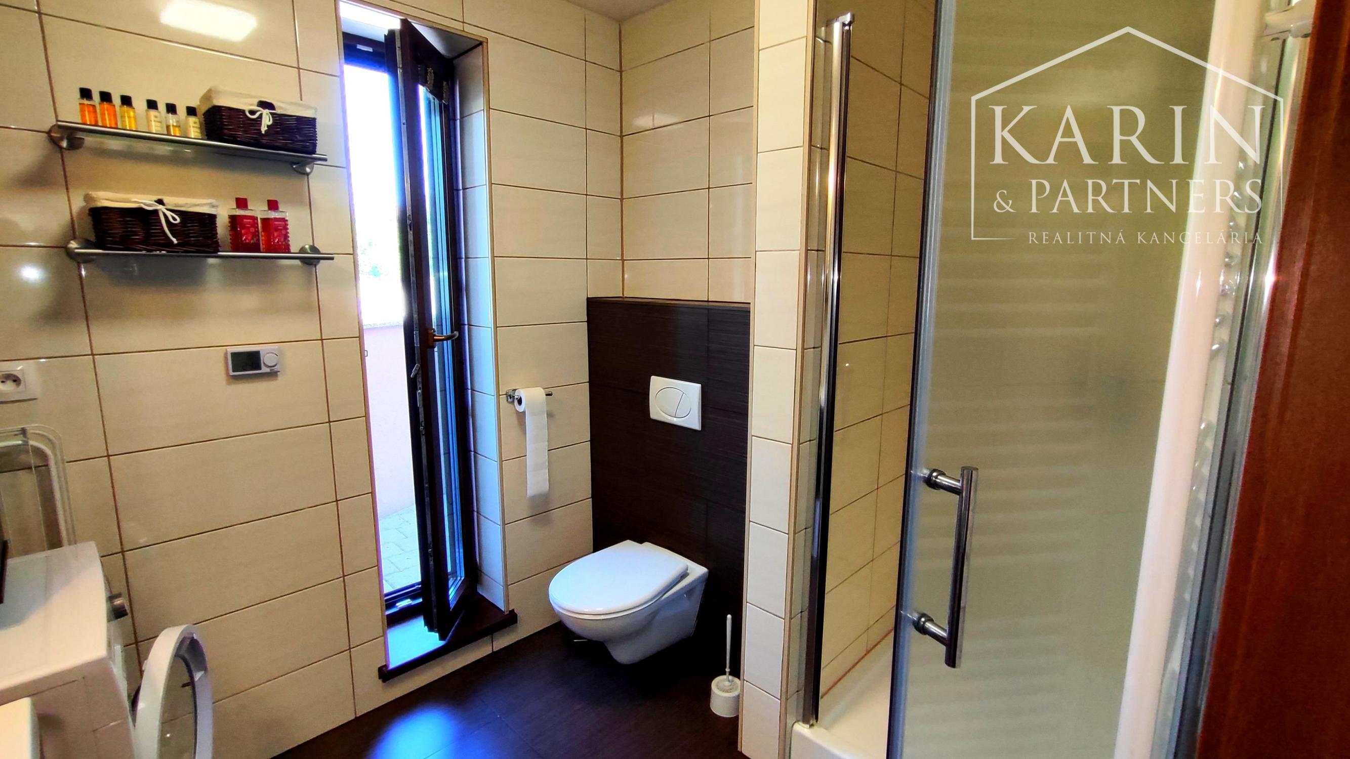 NA PREDAJ: Rodinný dom 5i, dvojgaráž, novostavba, Nové Zámky