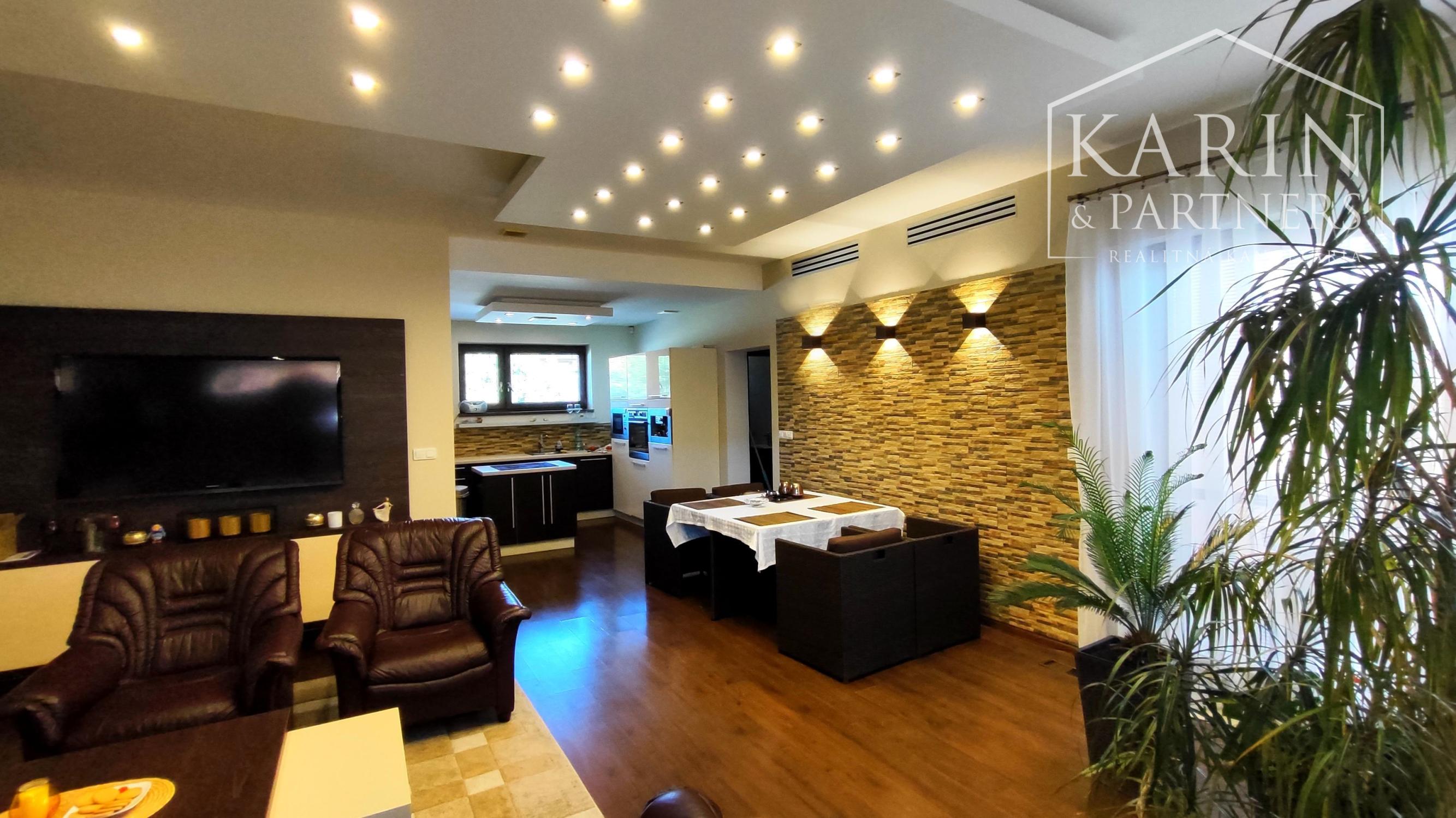 NA PREDAJ: Rodinný dom 5i, dvojgaráž, novostavba, Nové Zámky