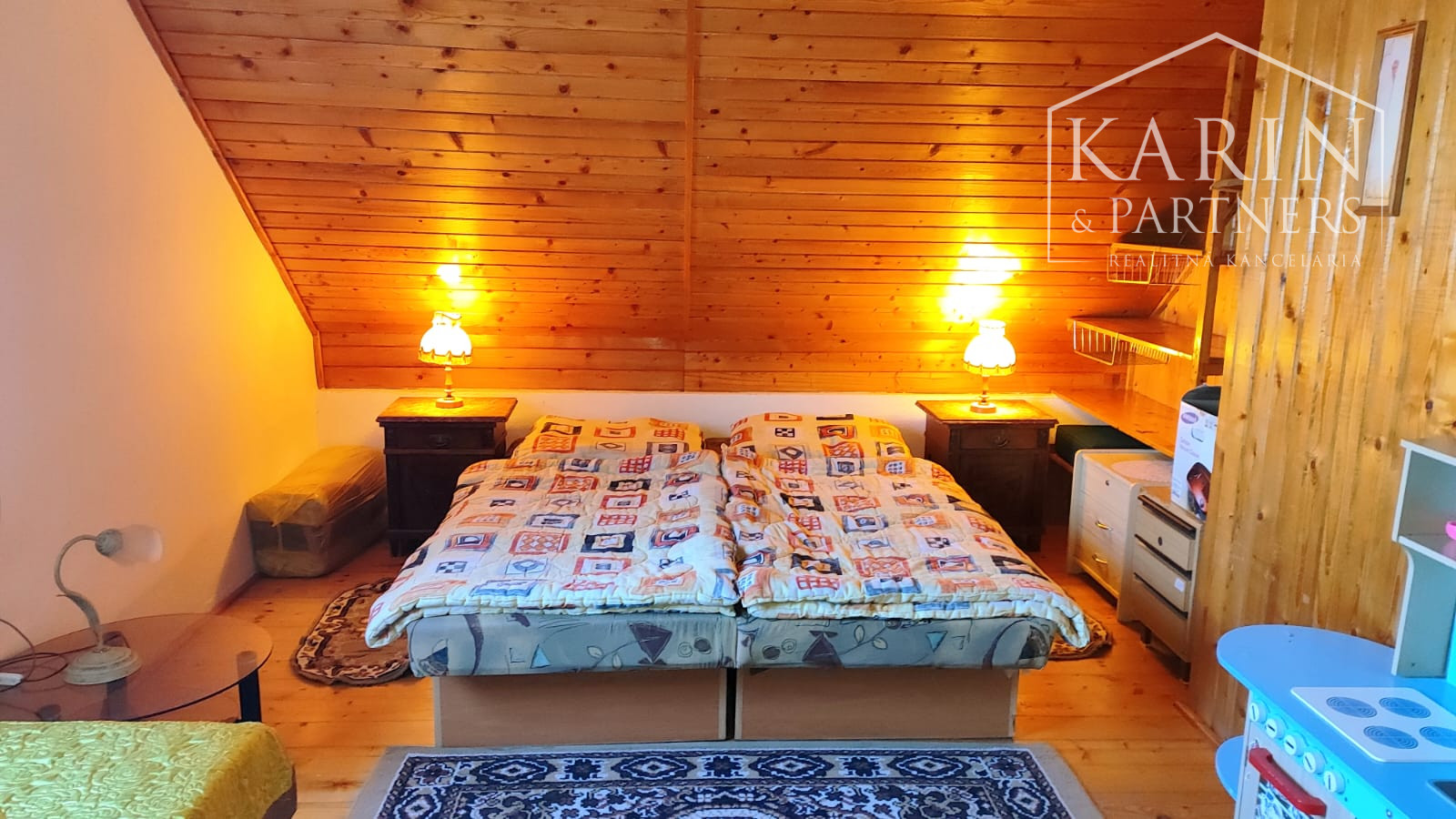 Prenájom - Štýlové bývanie s vlastnou záhradou – prenájom útulného rodinného domu v Radave