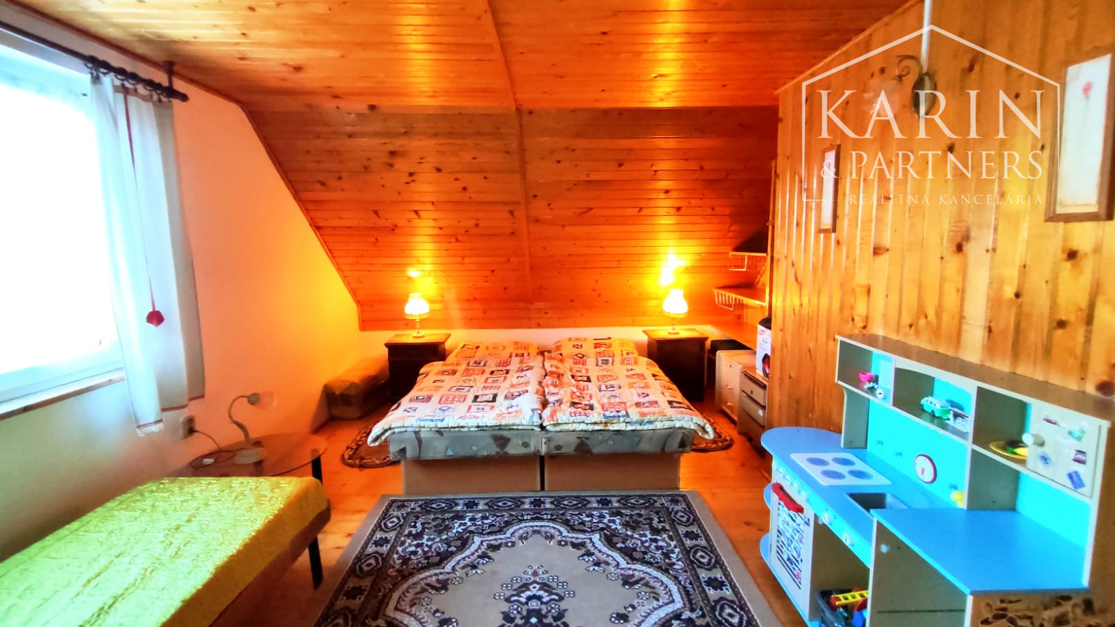 Prenájom - Štýlové bývanie s vlastnou záhradou – prenájom útulného rodinného domu v Radave