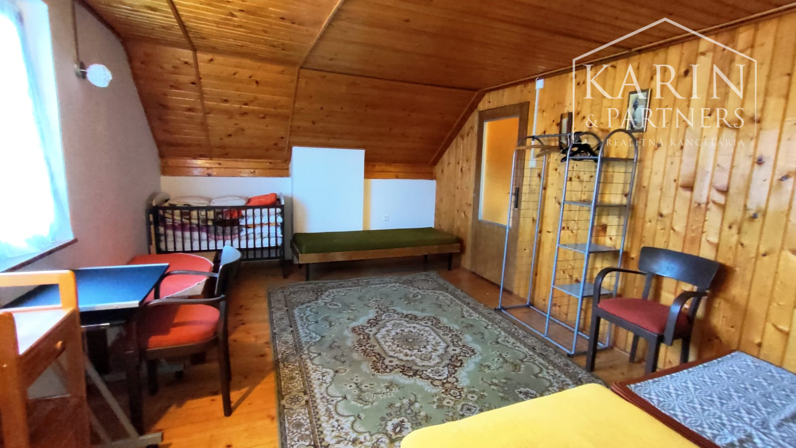 Prenájom - Štýlové bývanie s vlastnou záhradou – prenájom útulného rodinného domu v Radave