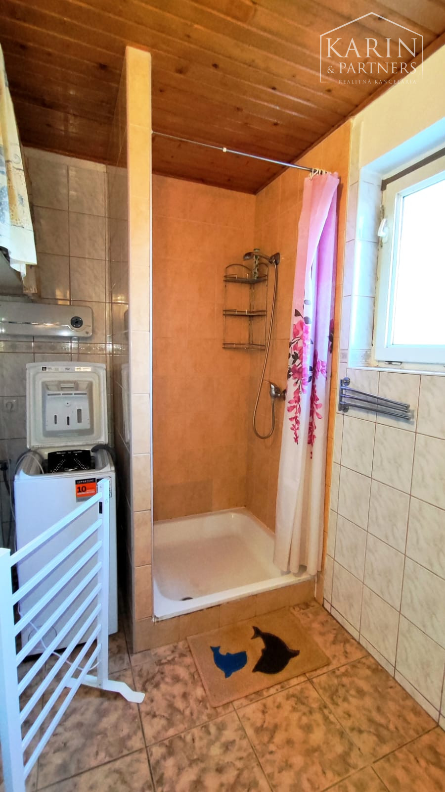 Prenájom - Štýlové bývanie s vlastnou záhradou – prenájom útulného rodinného domu v Radave