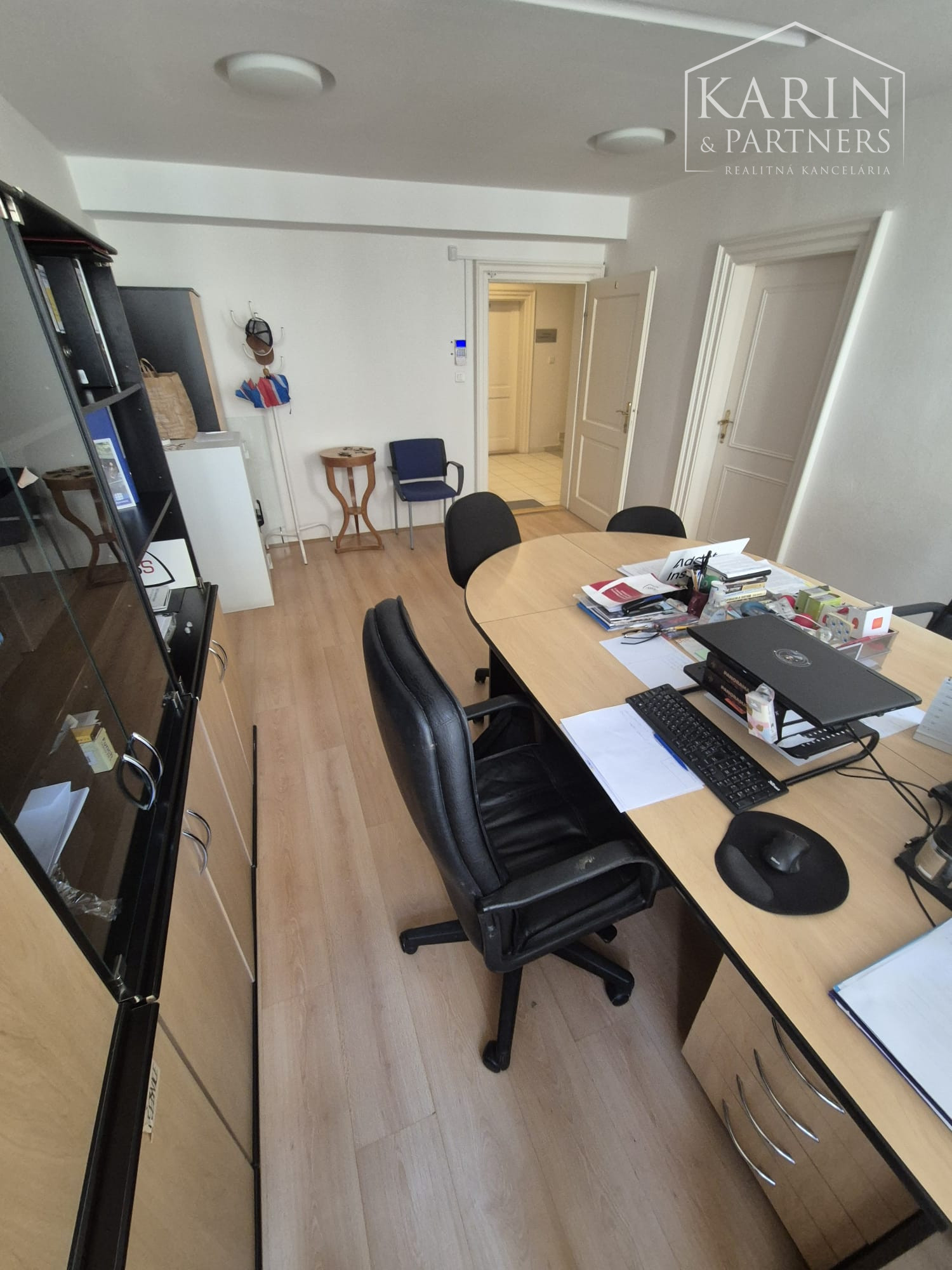 Prenájom-Administratívne priestory  25 m2 a 50 m2 - Na vŕšku -  Bratislava Staré mesto