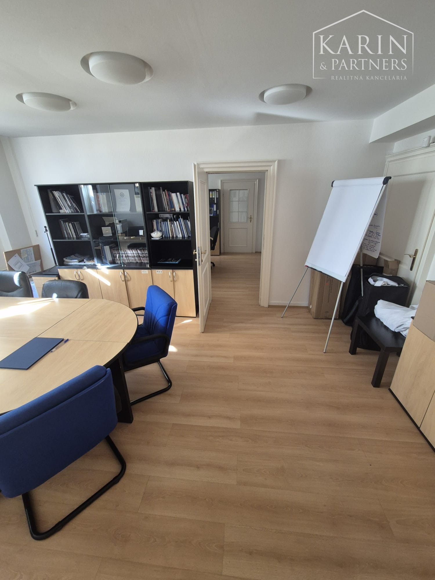 Prenájom-Administratívne priestory  25 m2 a 50 m2 - Na vŕšku -  Bratislava Staré mesto