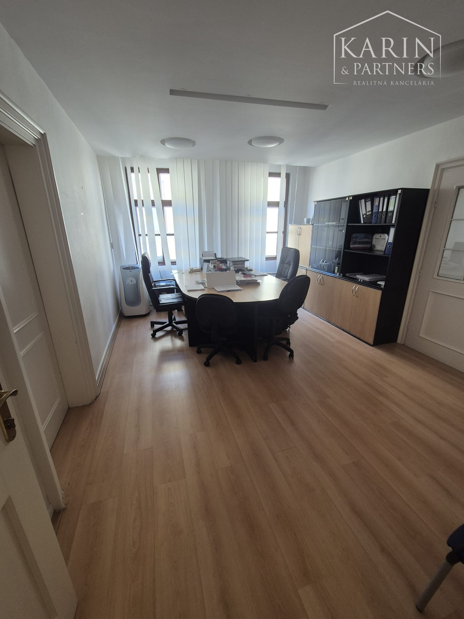 Prenájom-Administratívne priestory  25 m2 a 50 m2 - Na vŕšku -  Bratislava Staré mesto