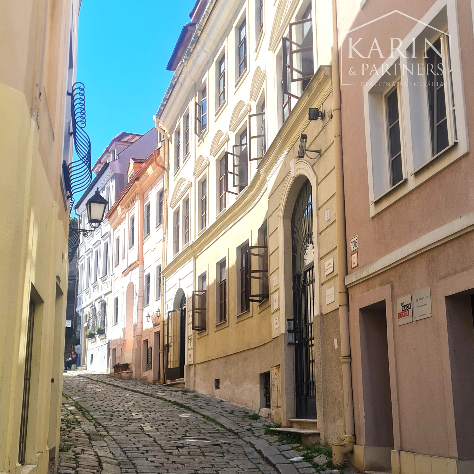 Prenájom-Administratívne priestory  25 m2 a 50 m2 - Na vŕšku -  Bratislava Staré mesto