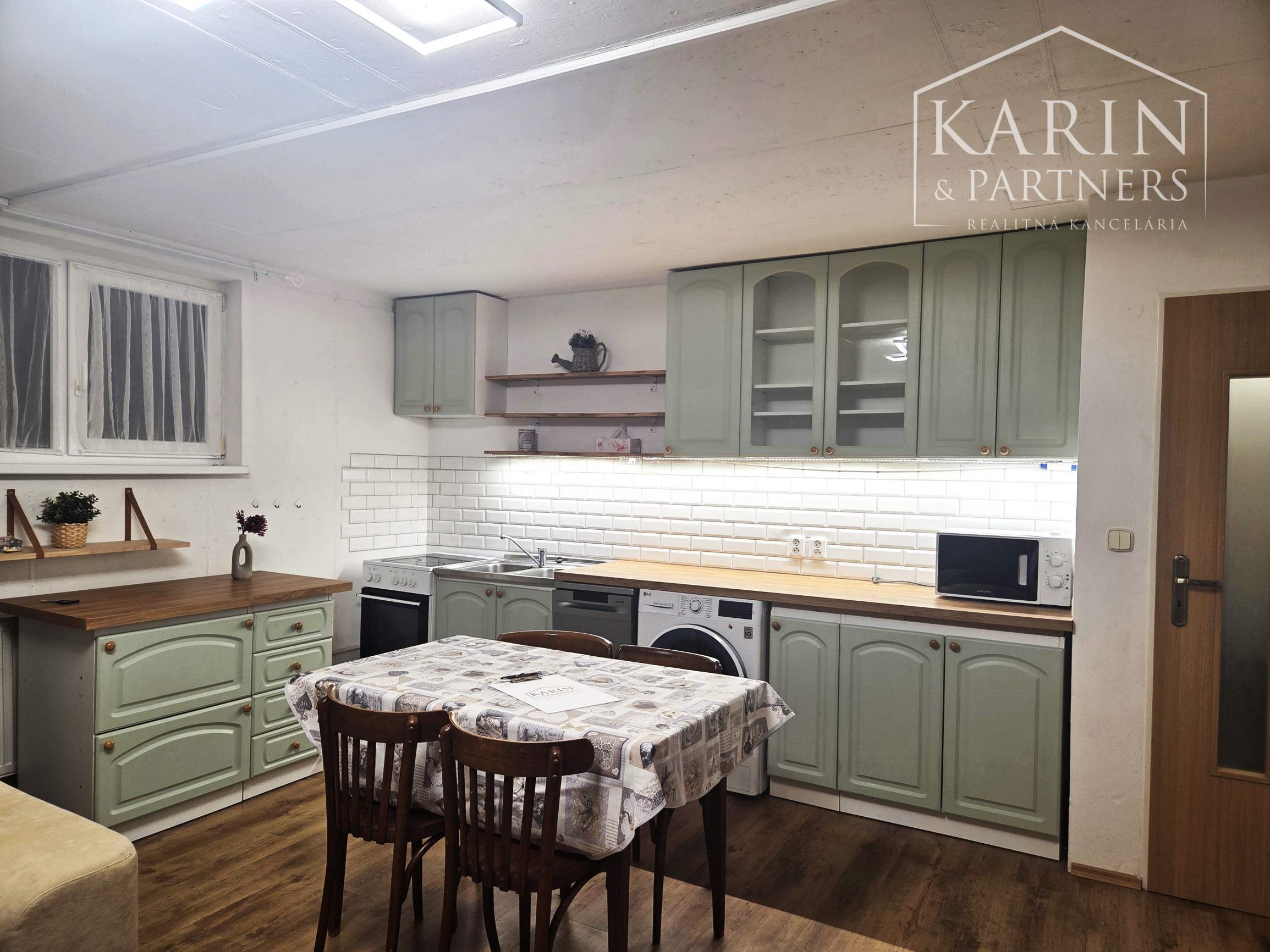 2 izbový byt v rodinnom dome, 90 m2, Ivanka pri Dunaji