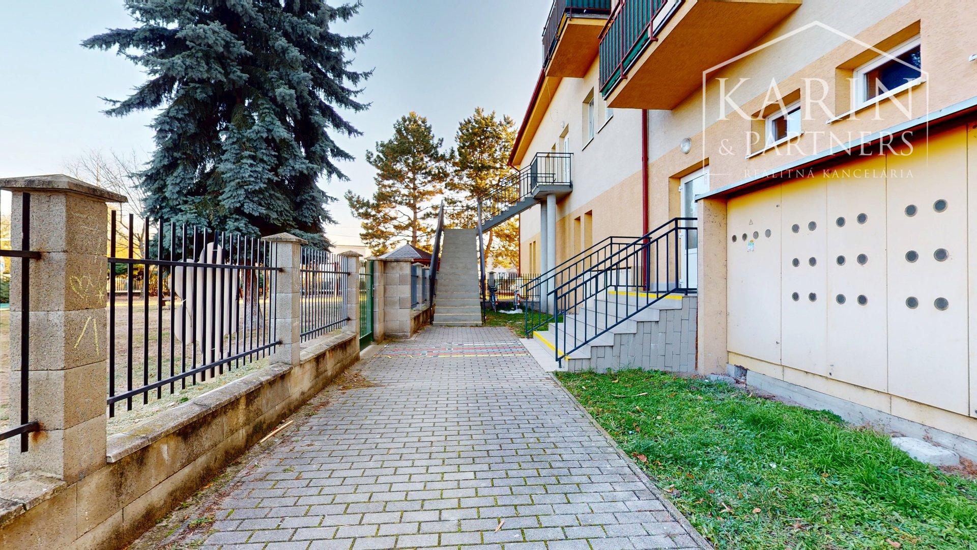 3-izbový byt s balkónom v centre obce Zohor | Školská ulica