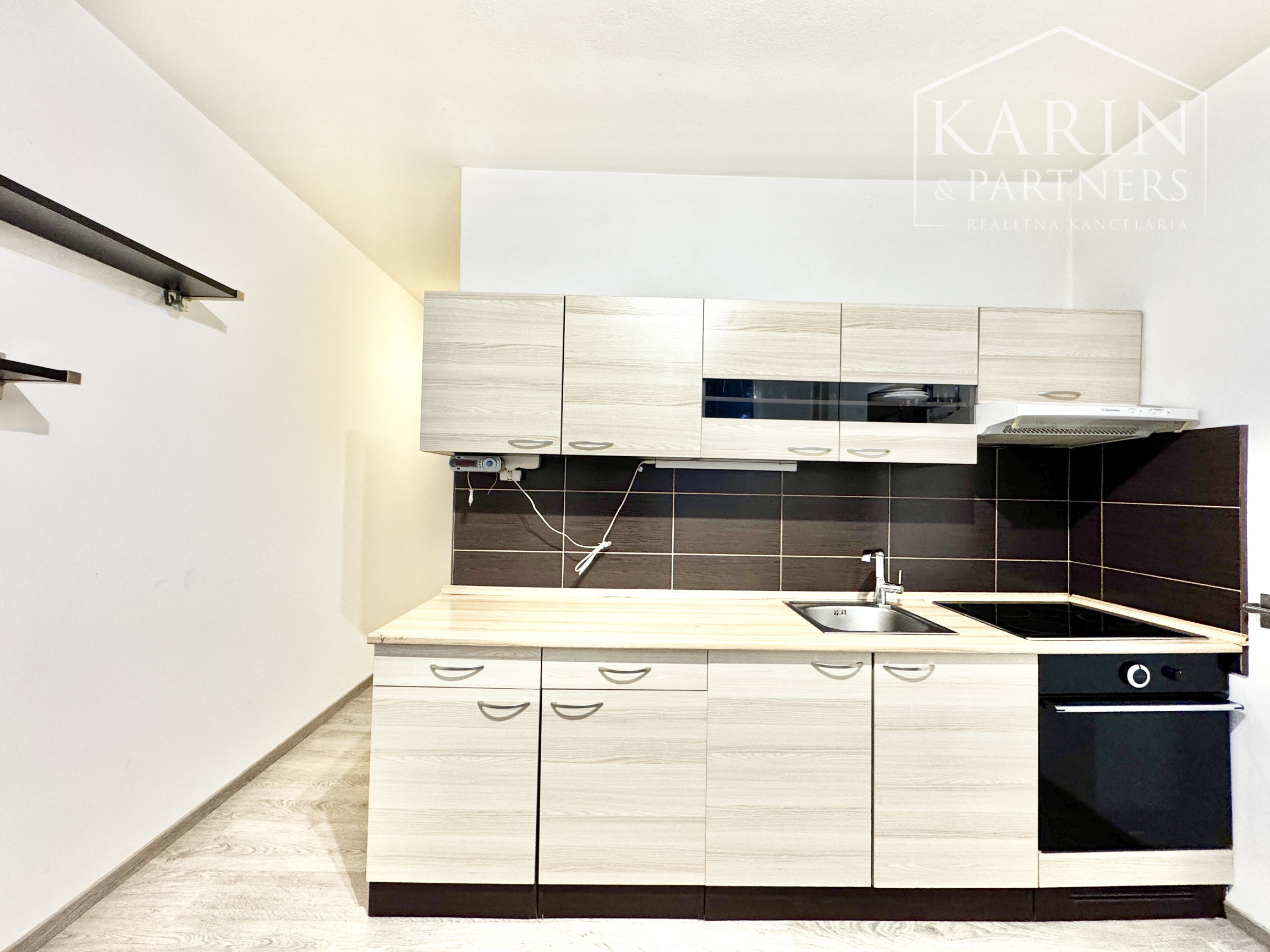 Väčší zrekonštruovaný 2-izbový byt s loggiou, Holíč - D. Rapanta