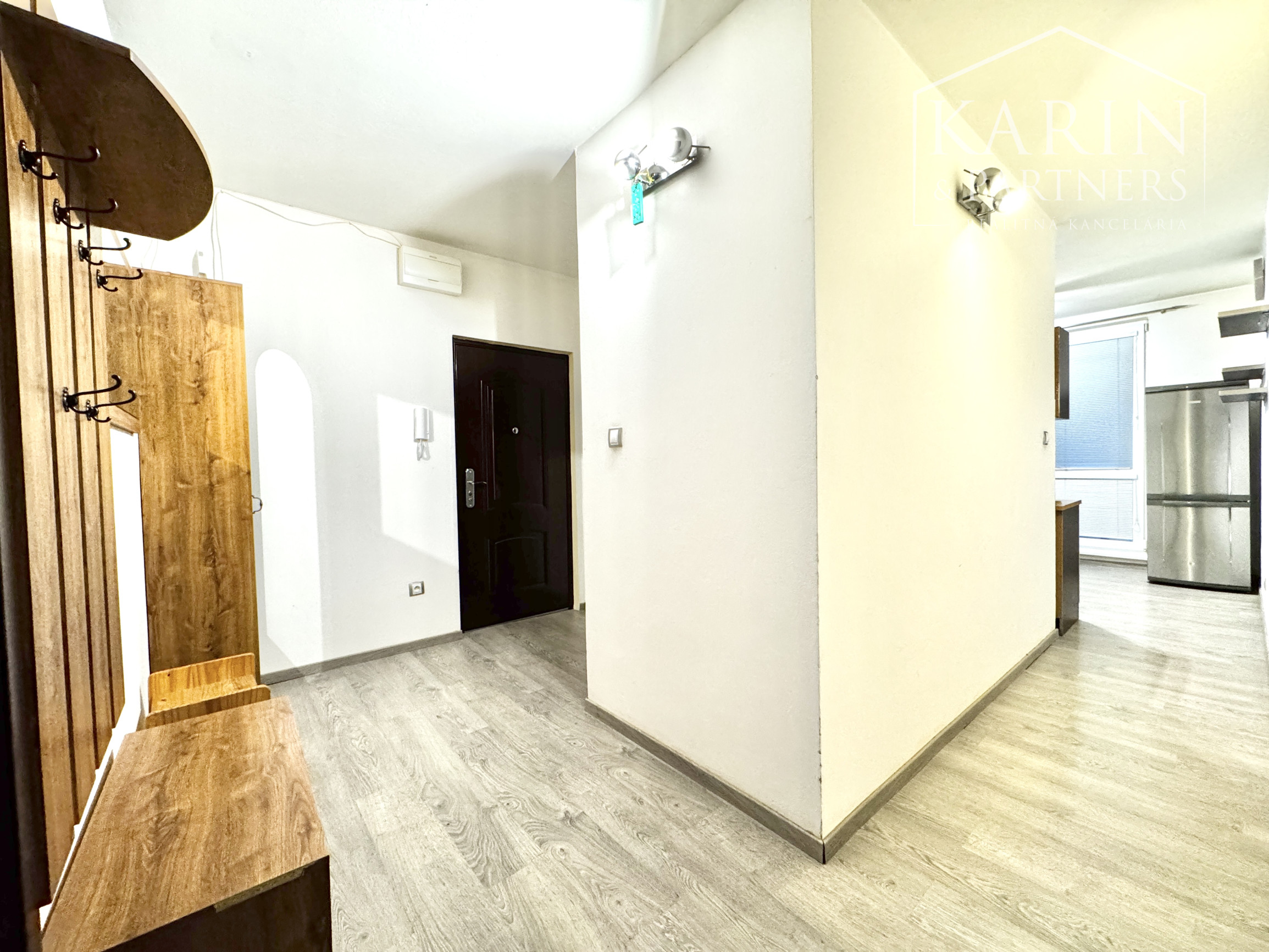 Väčší zrekonštruovaný 2-izbový byt s loggiou, Holíč - D. Rapanta