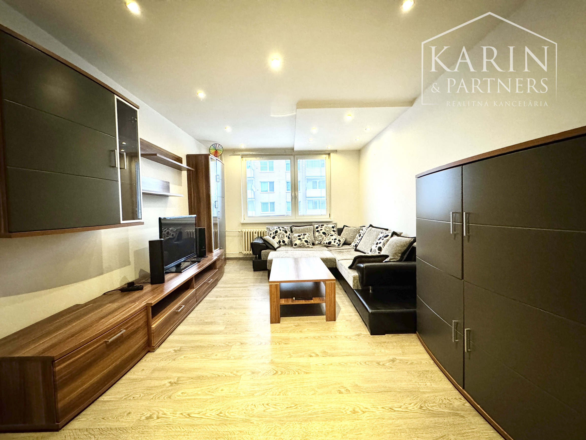 Väčší zrekonštruovaný 2-izbový byt s loggiou, Holíč - D. Rapanta