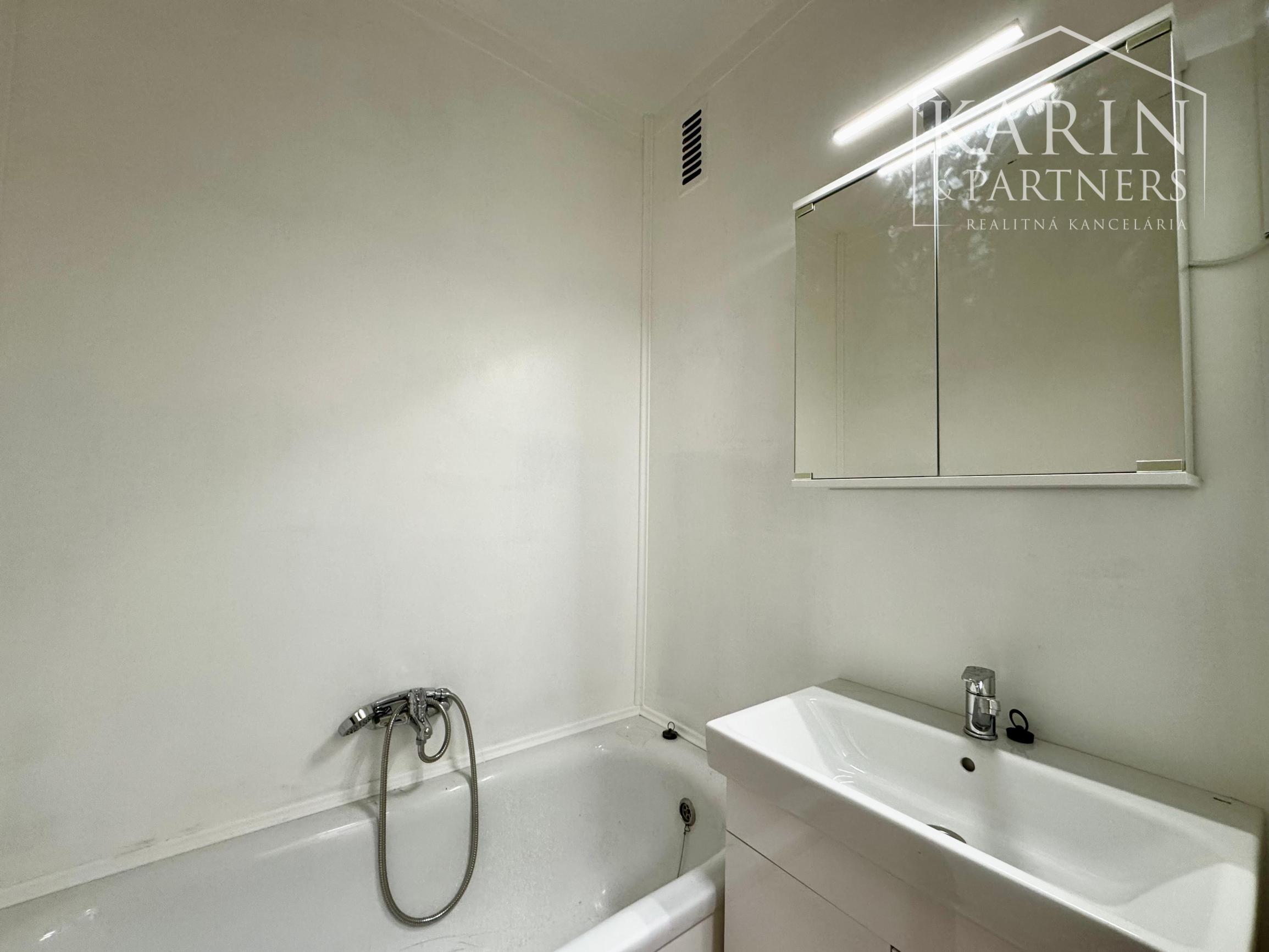 2i BYT NA PRENÁJOM, PALÁRIKOVA, SENICA