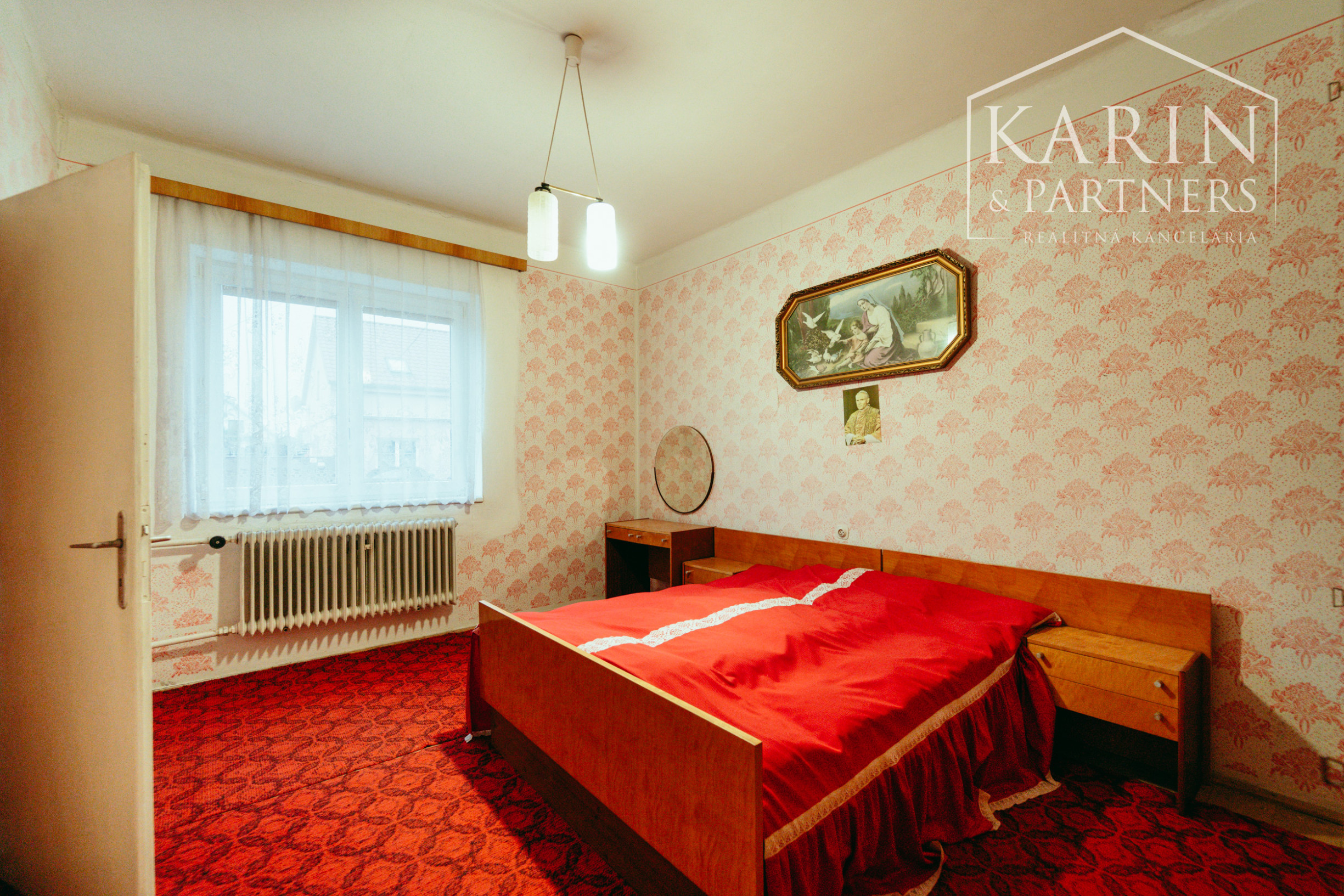 5i rodinný dom v pôvodnom stave pri lese v meste Šaštín-Stráže