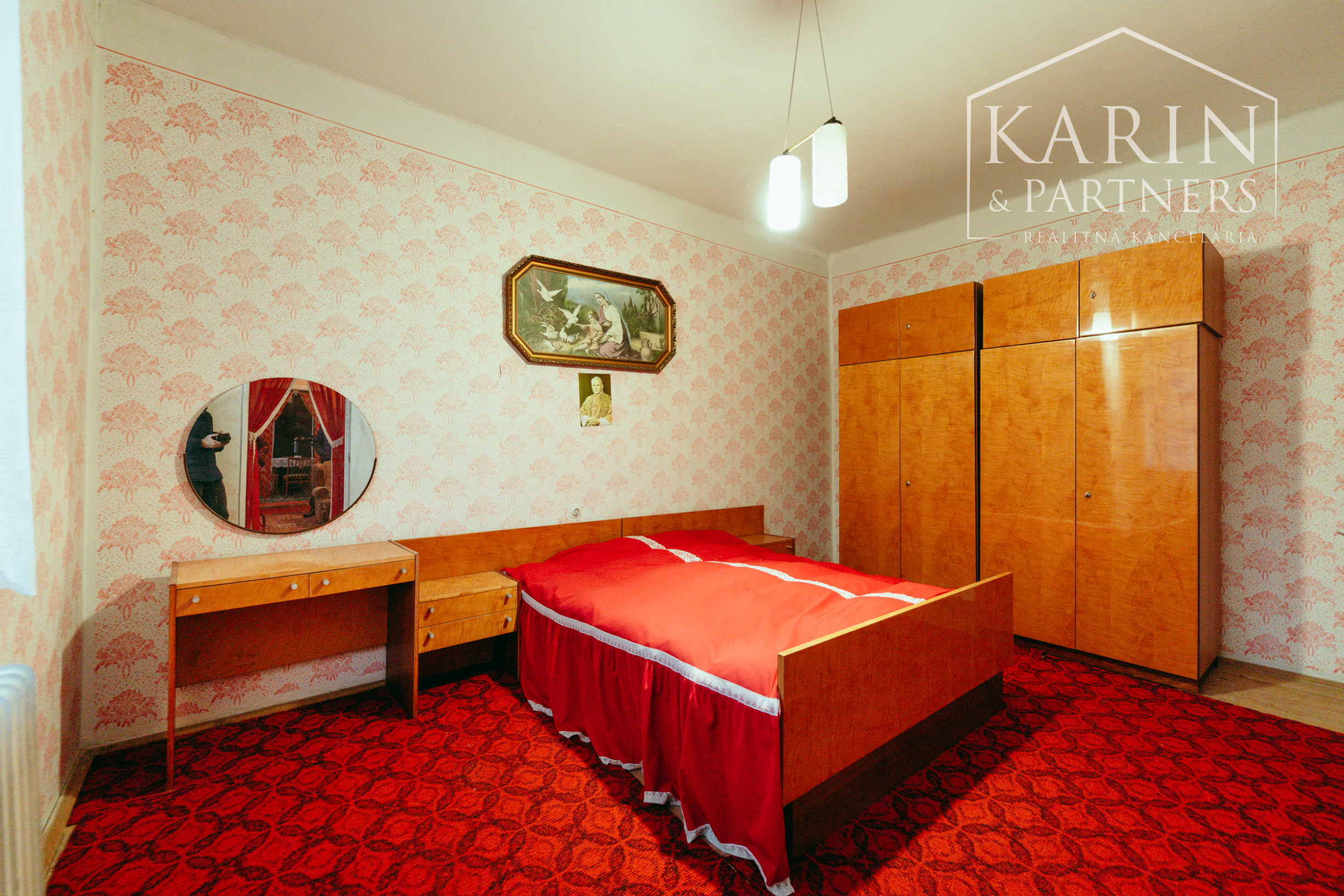 5i rodinný dom v pôvodnom stave pri lese v meste Šaštín-Stráže