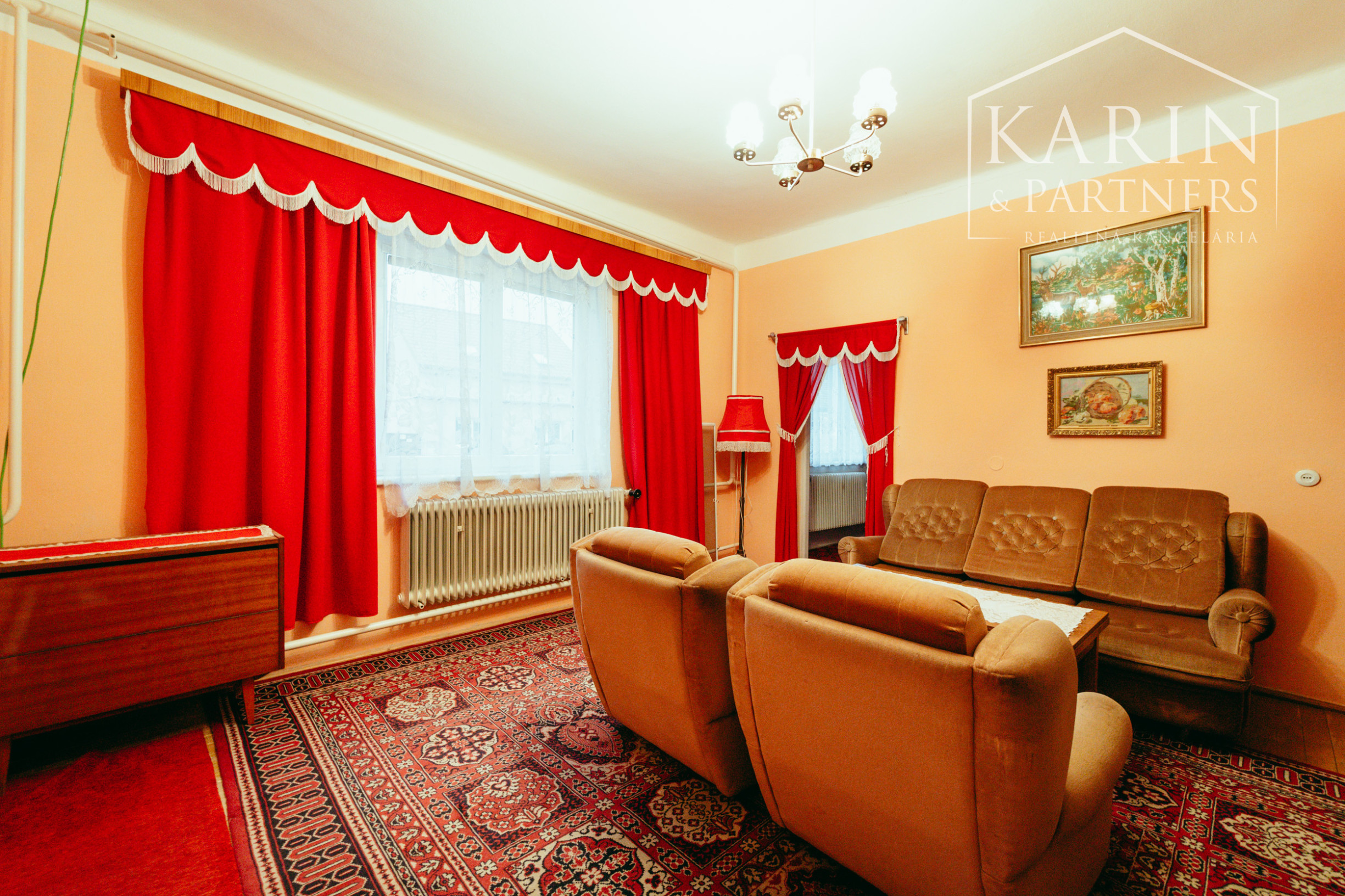 5i rodinný dom v pôvodnom stave pri lese v meste Šaštín-Stráže