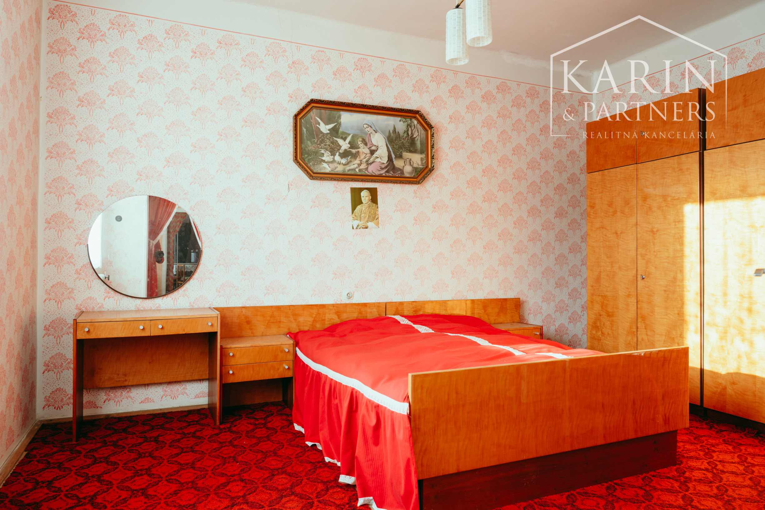 5i rodinný dom v pôvodnom stave pri lese v meste Šaštín-Stráže