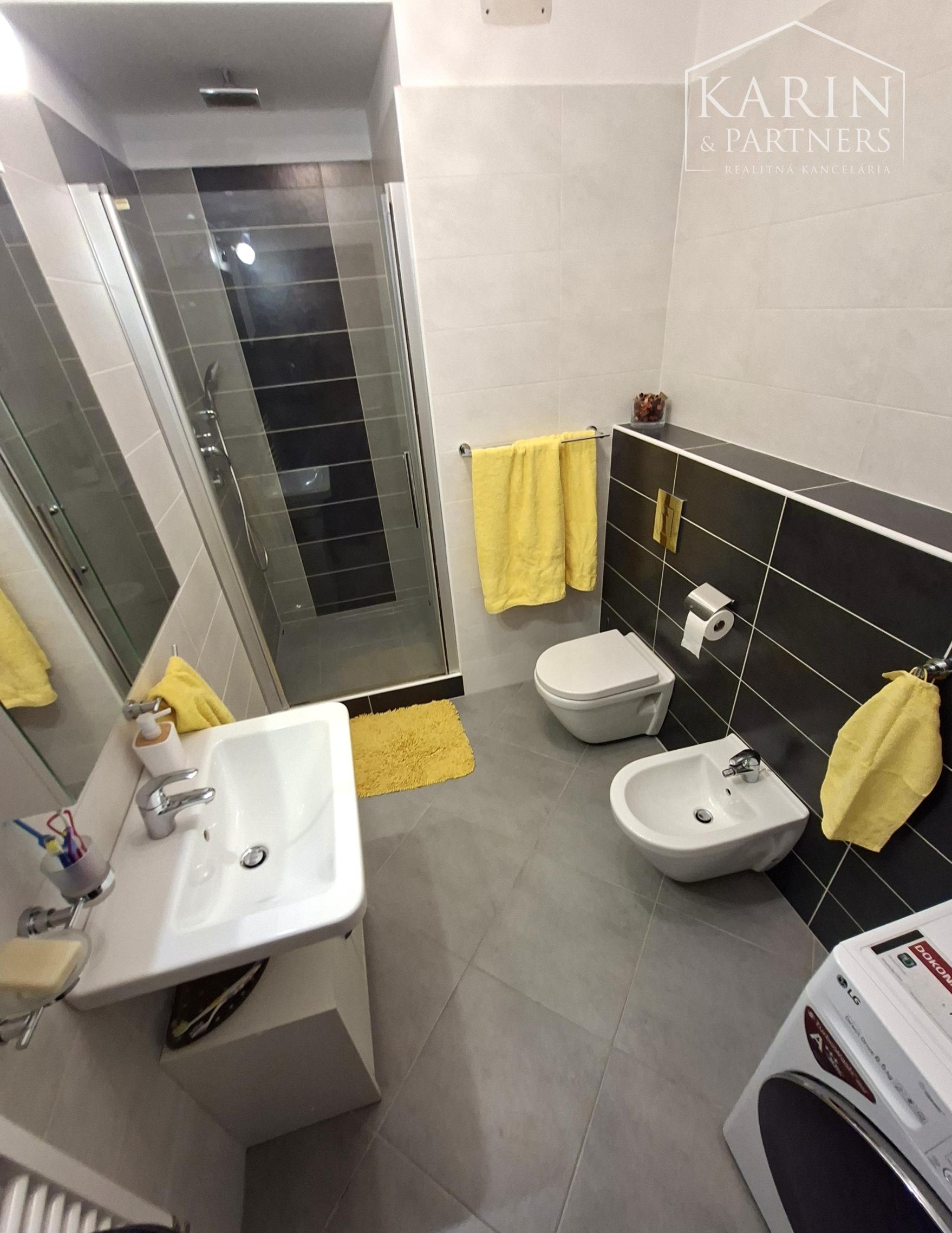 PRENÁJOM: 2 I. BYT 54 M2, BRATISLAVA - RUŽINOV - NIVY, JÉGÉHO ALEJ 14, (PARKOVANIE V GARAŽI V CENE): 935 €