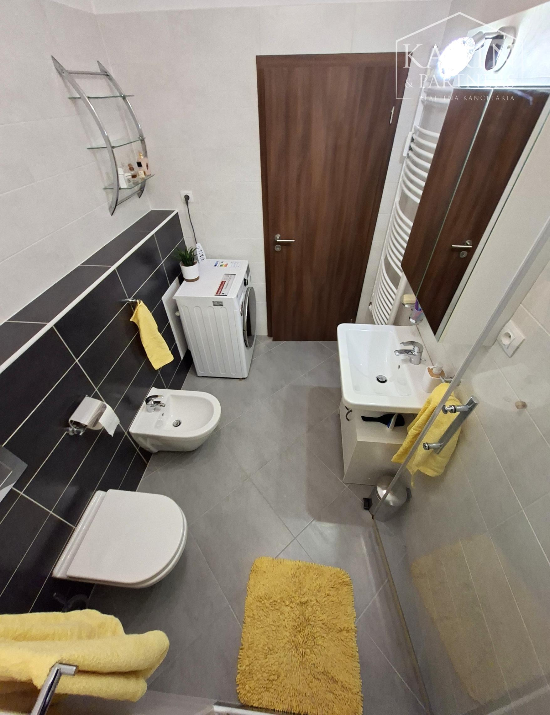 PRENÁJOM: 2 I. BYT 54 M2, BRATISLAVA - RUŽINOV - NIVY, JÉGÉHO ALEJ 14, (PARKOVANIE V GARAŽI V CENE): 935 €