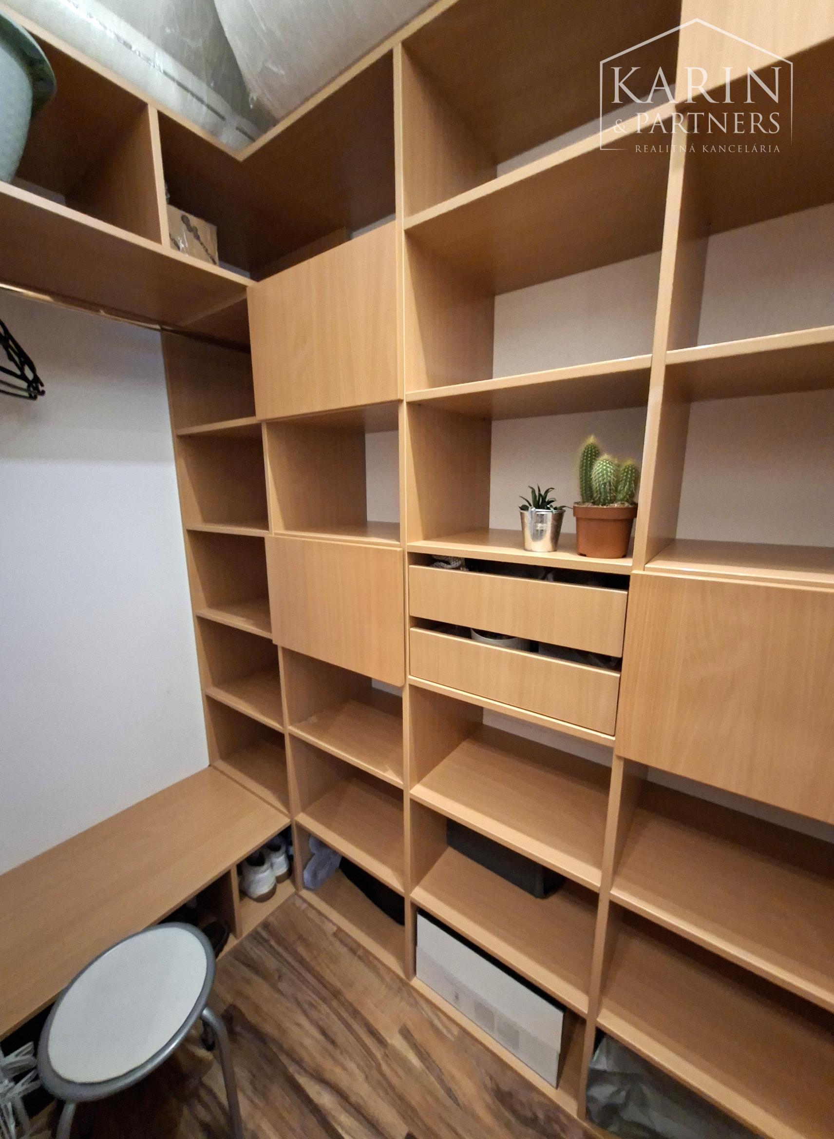 PRENÁJOM: 2 I. BYT 54 M2, BRATISLAVA - RUŽINOV - NIVY, JÉGÉHO ALEJ 14, (PARKOVANIE V GARAŽI V CENE): 935 €