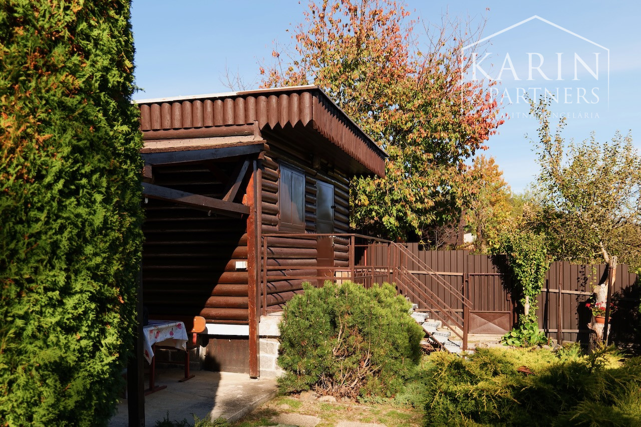 Stavebný pozemok Rača 399 m² – tichá lokalita pri lese, Pekná cesta, Bratislava