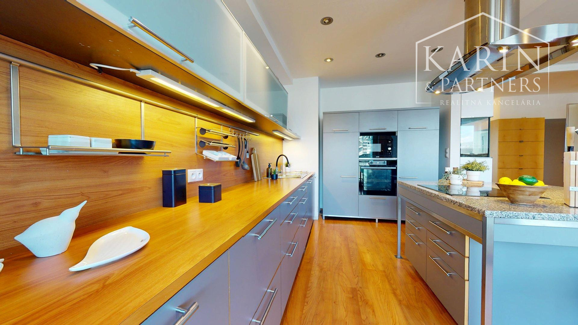 KOMPLETNE ŠTÝLOVO ZARIADENÝ 3I BYT S LODŽIOU A BALKÓNOM